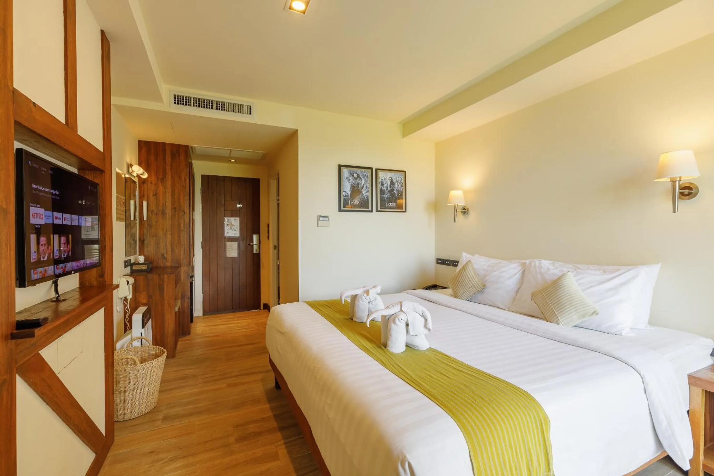 Bed in Le Charcoa Hotel