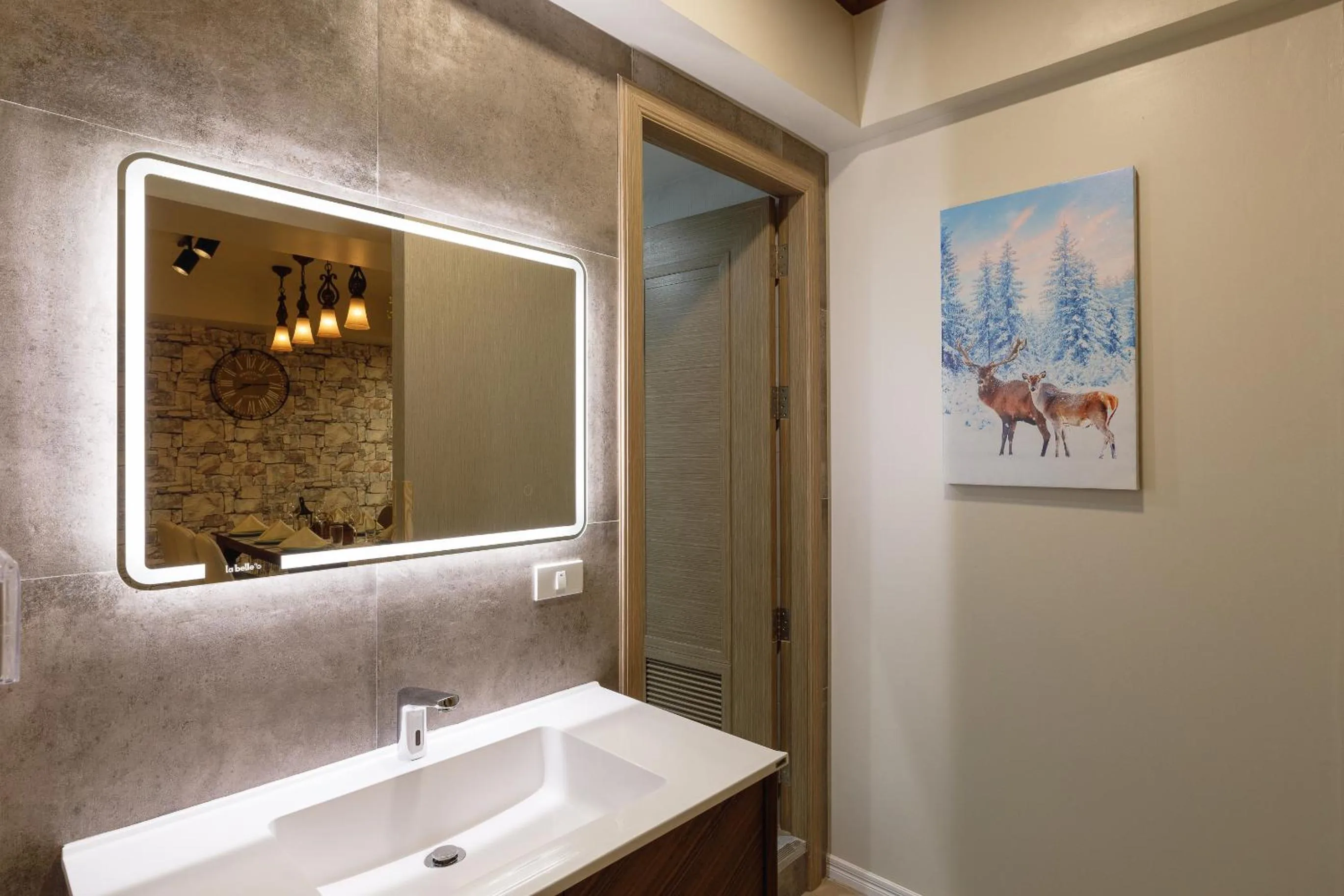 Bathroom in Le Charcoa Hotel