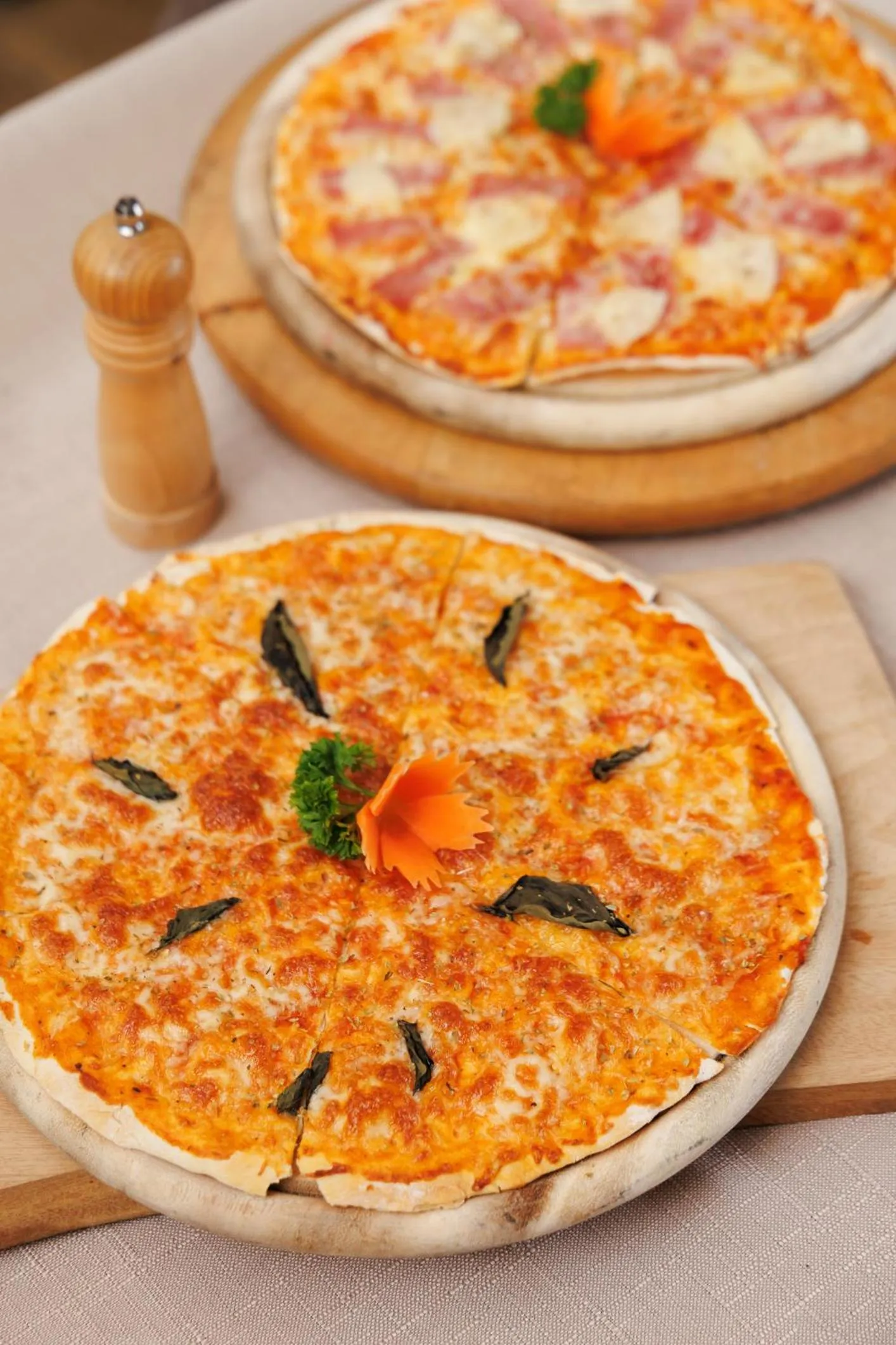 Food and drinks in Le Charcoa Hotel