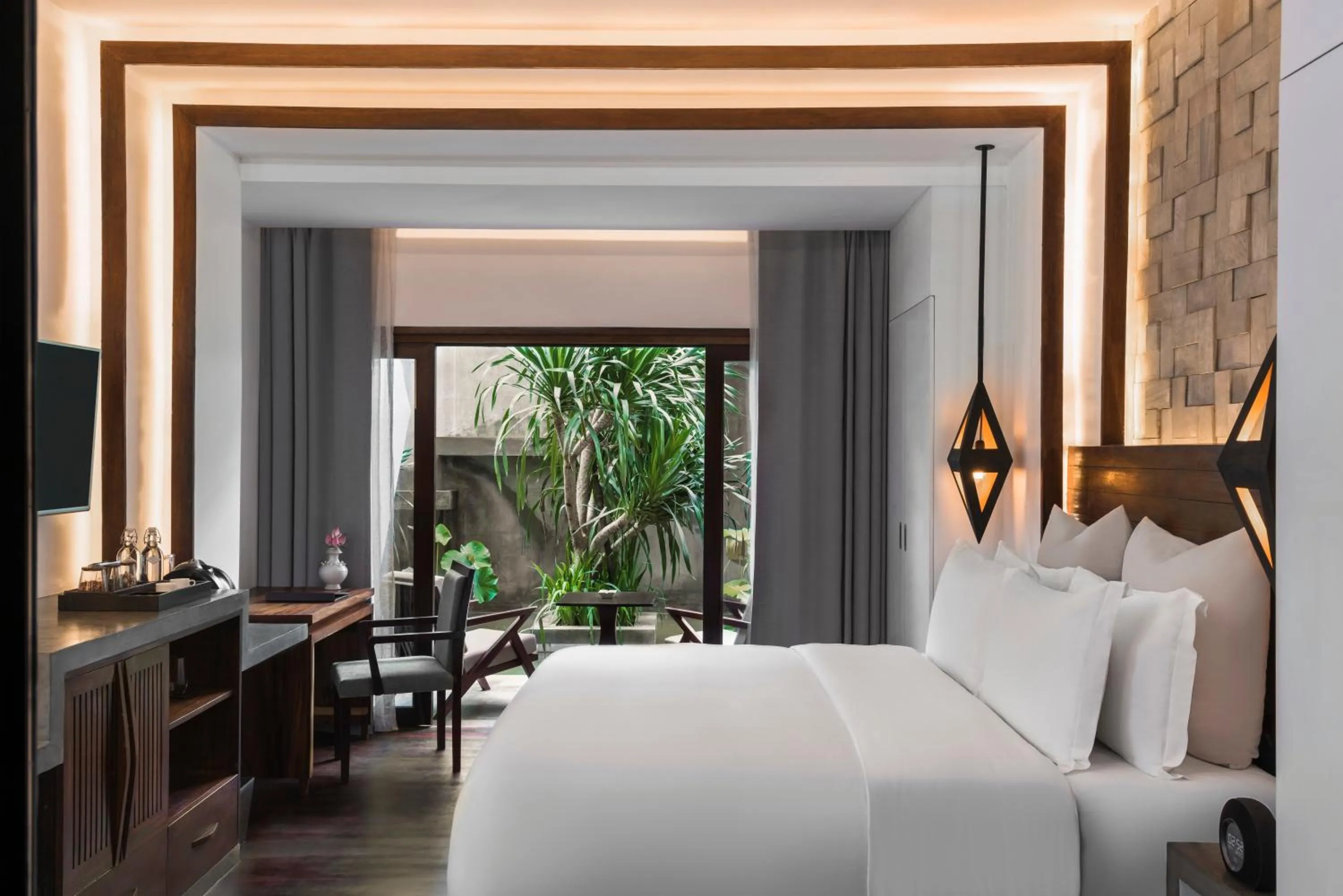 Patio, Bed in Jaya House River Park Hotel