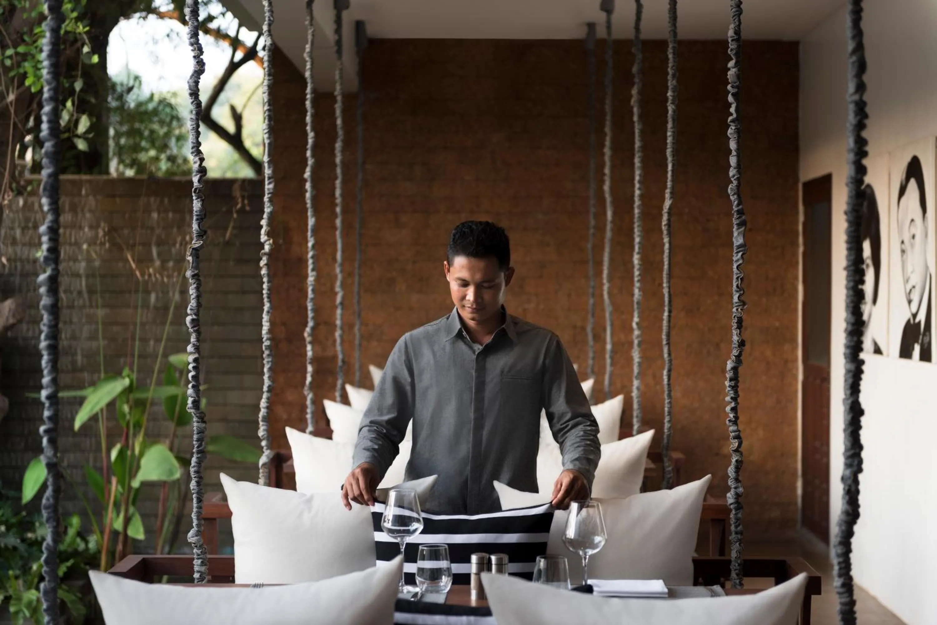 Restaurant/places to eat in Jaya House River Park Hotel