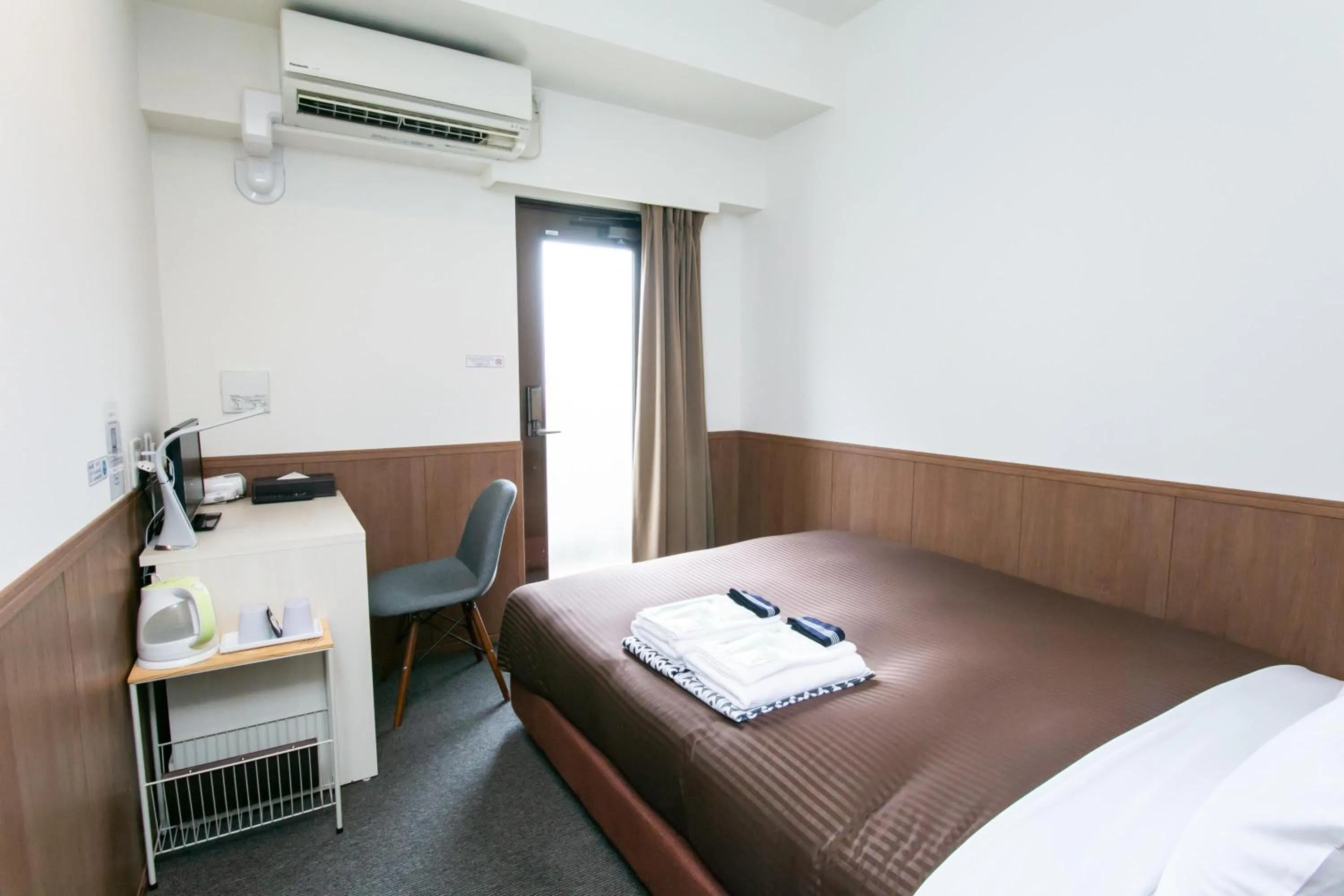 Photo of the whole room, Bed in Oak Hotel Edo