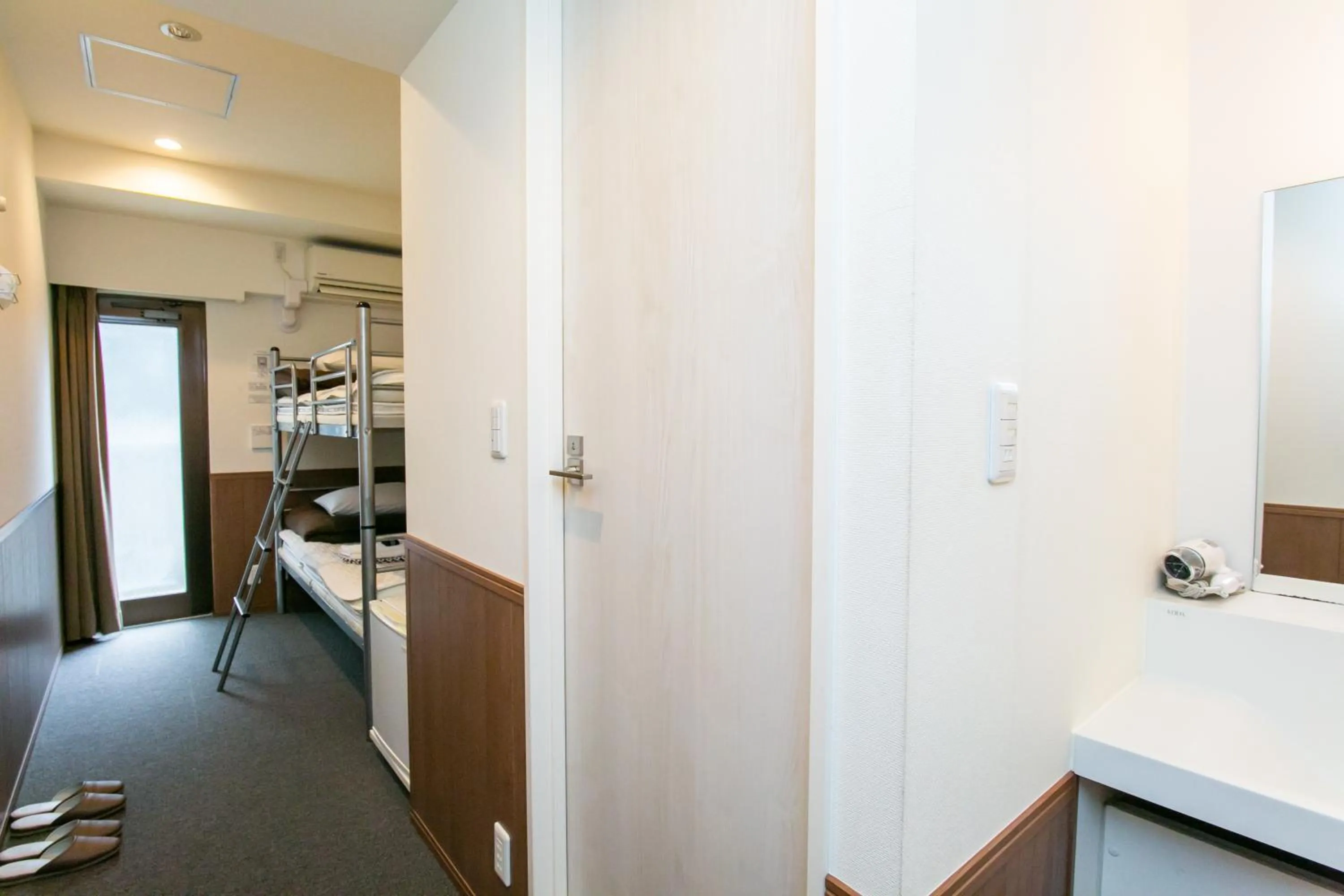 Photo of the whole room in Oak Hotel Edo