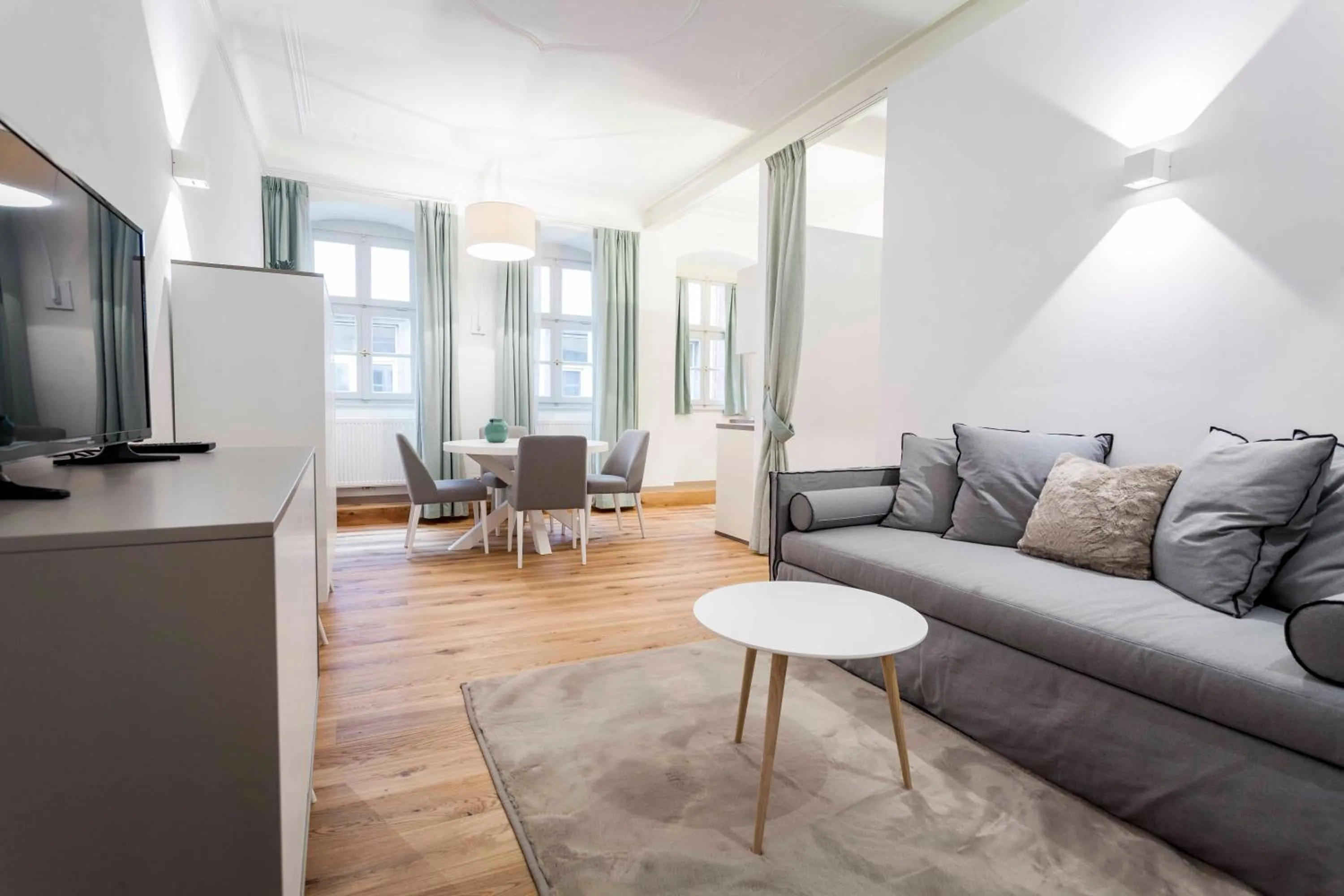 One-Bedroom Apartment with City View in Stay COOPER l Laubenhaus