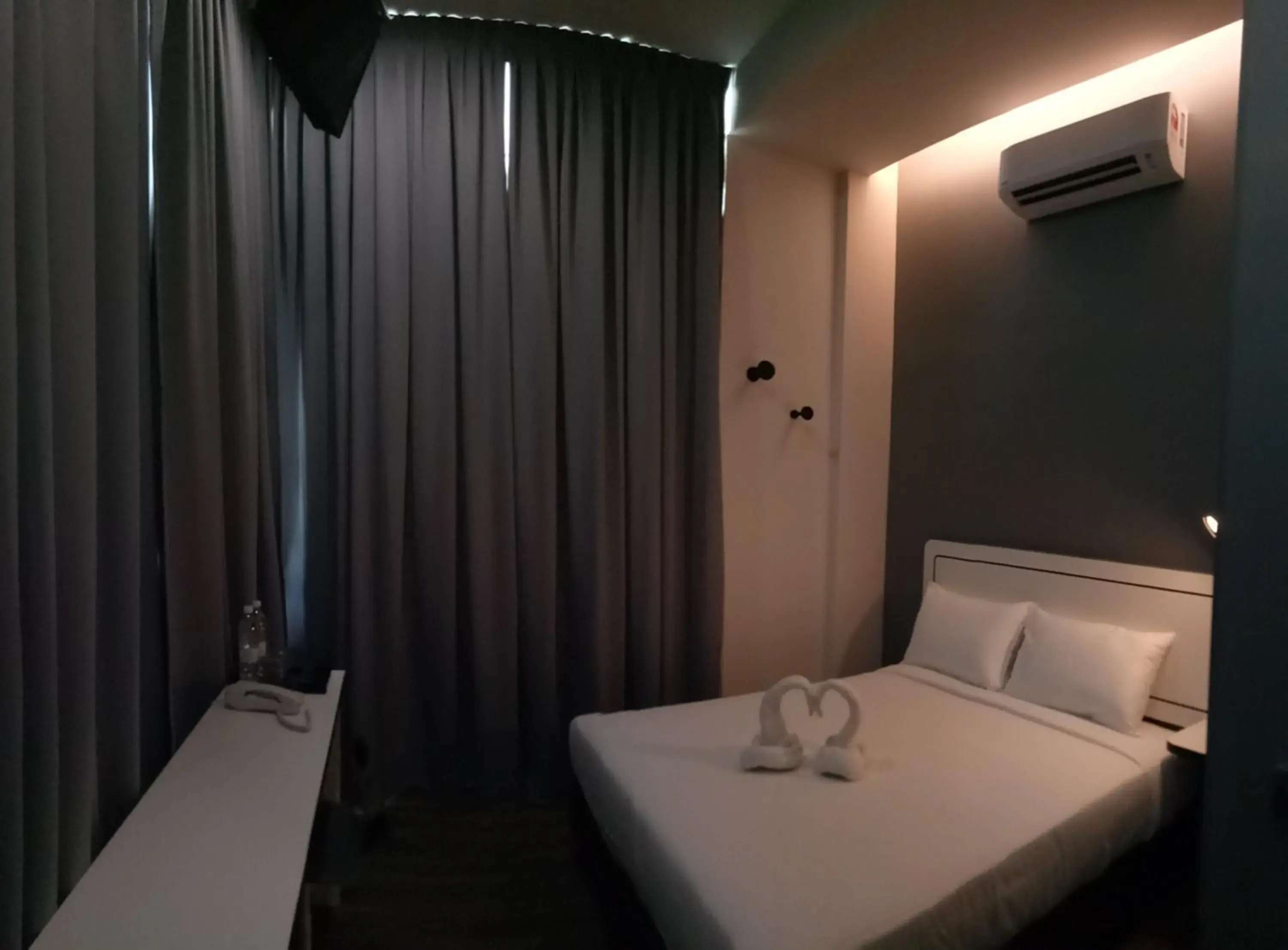 Deluxe Double Room with Window in NueVo Boutique Hotel, Kota Kemuning, Shah Alam Deluxe Double Room with Window in NueVo Boutique Hotel, Kota Kemuning, Shah Alam