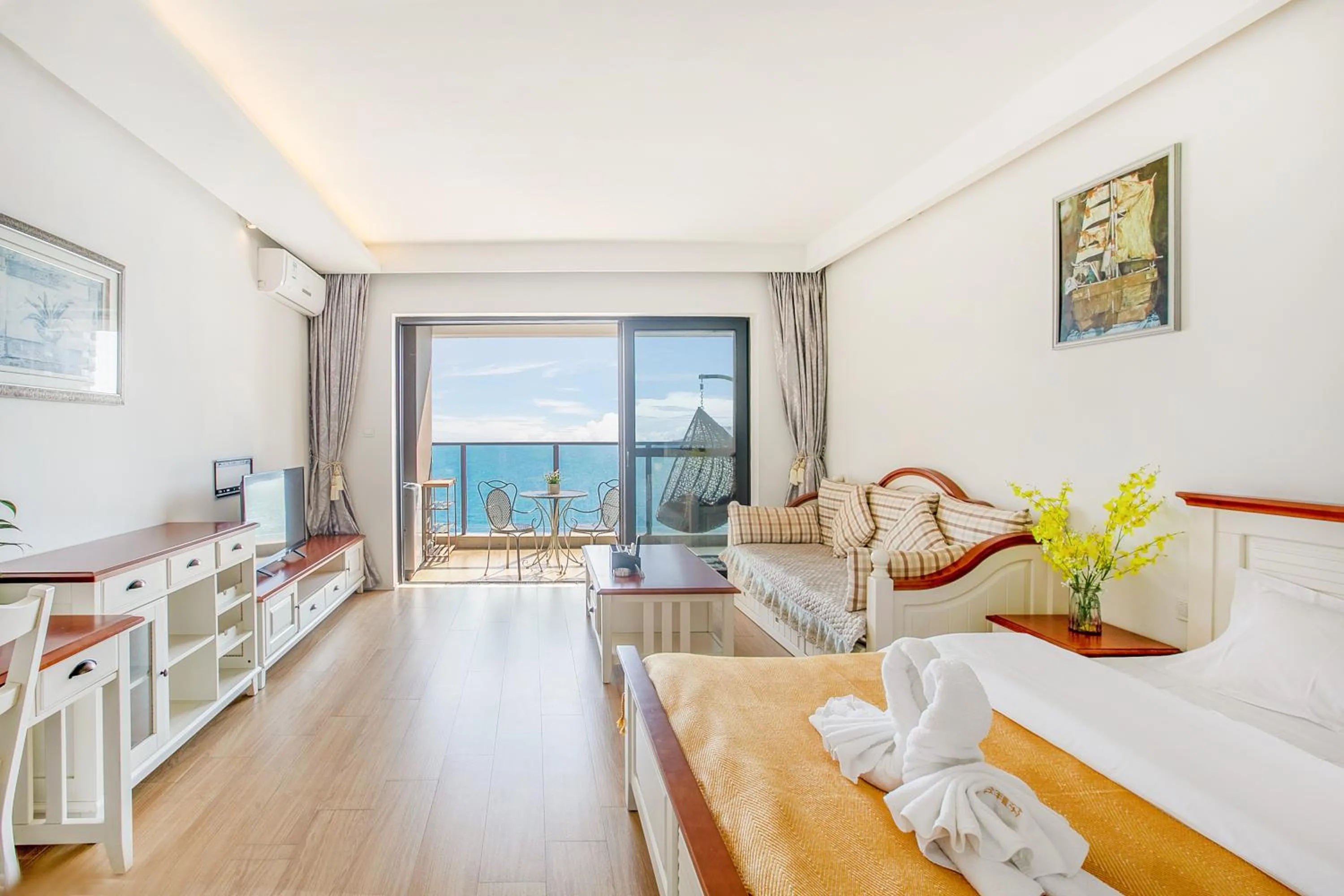 Bed in HuiZhou HuaYangNian Seaview Guesthouse