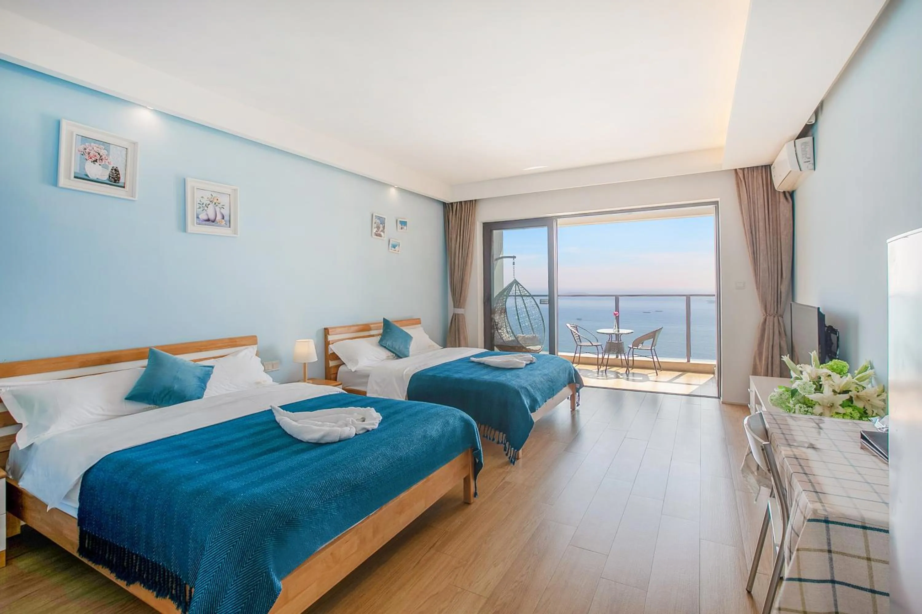 Bed in HuiZhou HuaYangNian Seaview Guesthouse