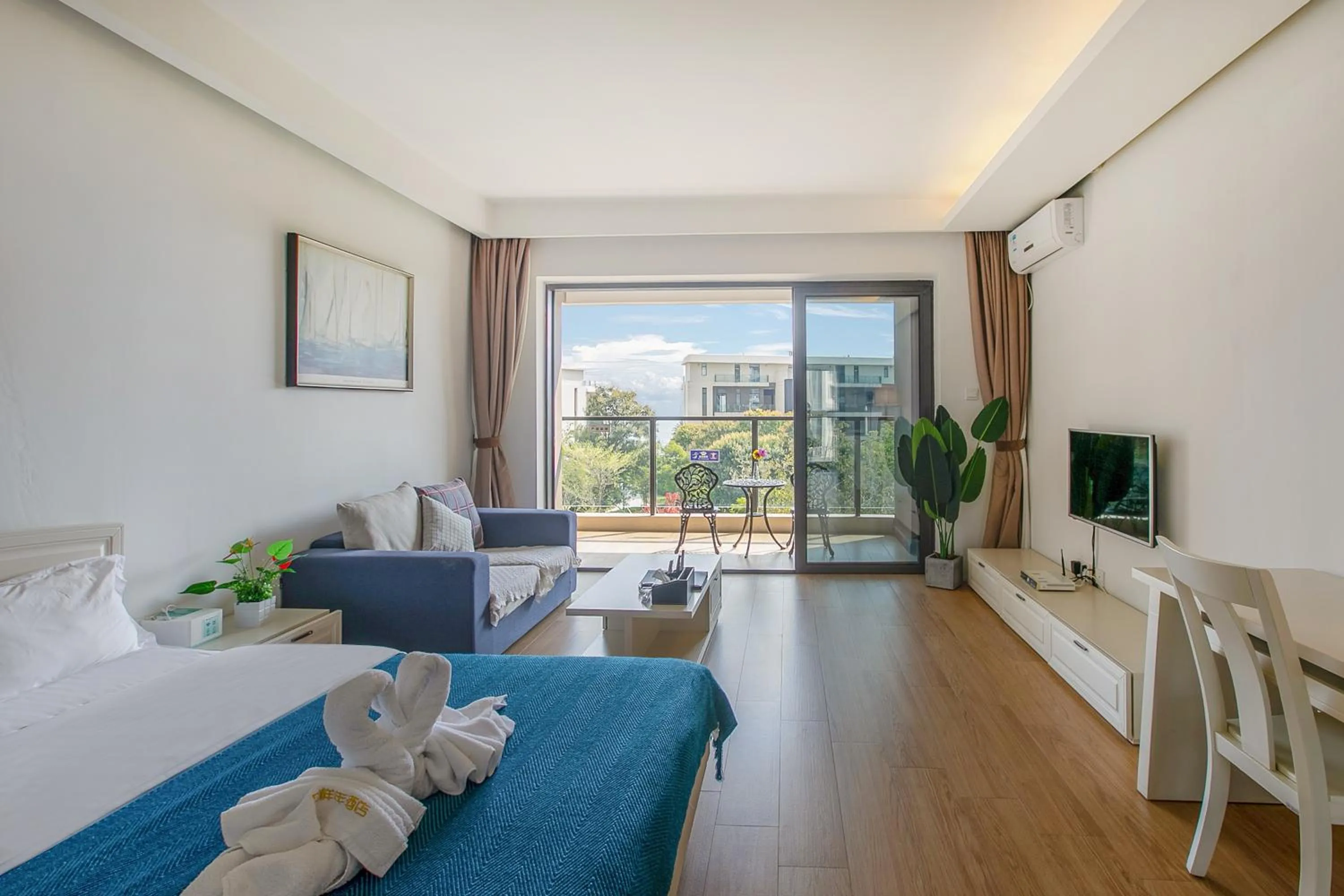 Bed in HuiZhou HuaYangNian Seaview Guesthouse