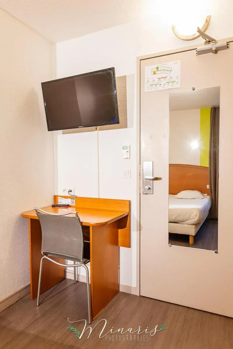 Double Room in B Hotel Troyes Aéroport Double Room in B Hotel Troyes Aéroport