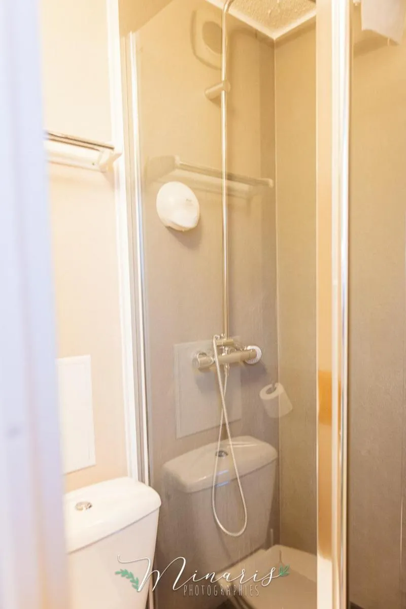 Bathroom in B Hotel Troyes Aéroport