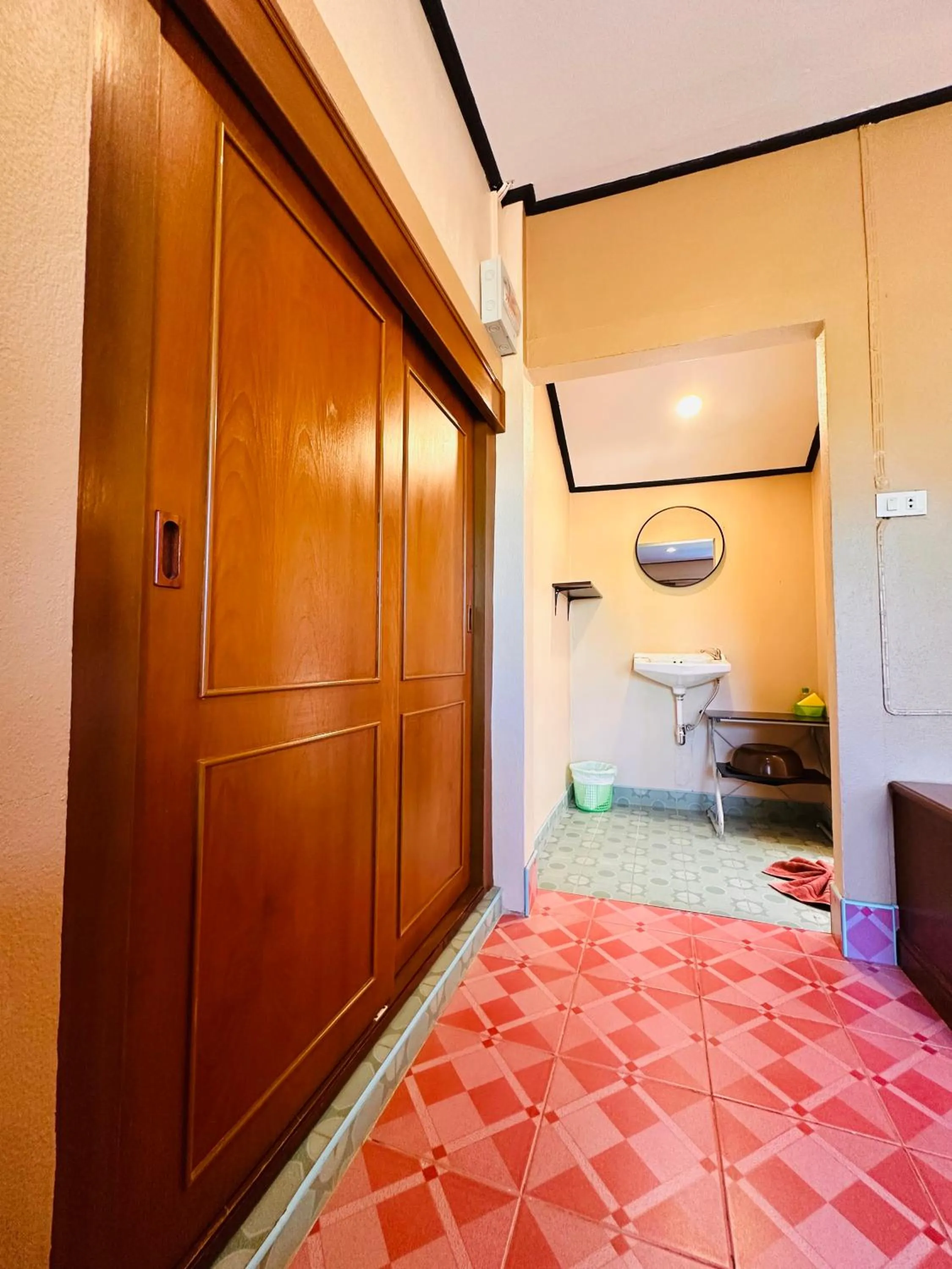 Bed in Lanta Queen Resort