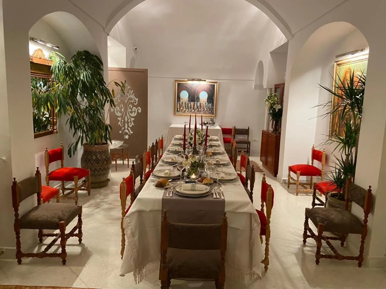 Restaurant/places to eat in Dar Esma