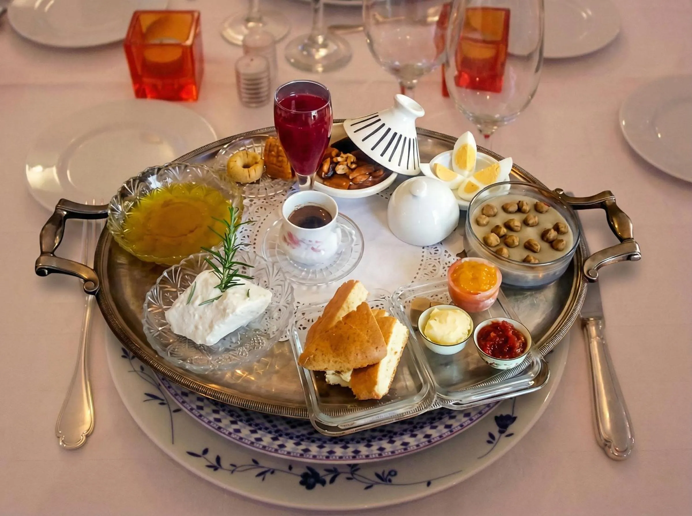 Restaurant/places to eat in Dar Esma