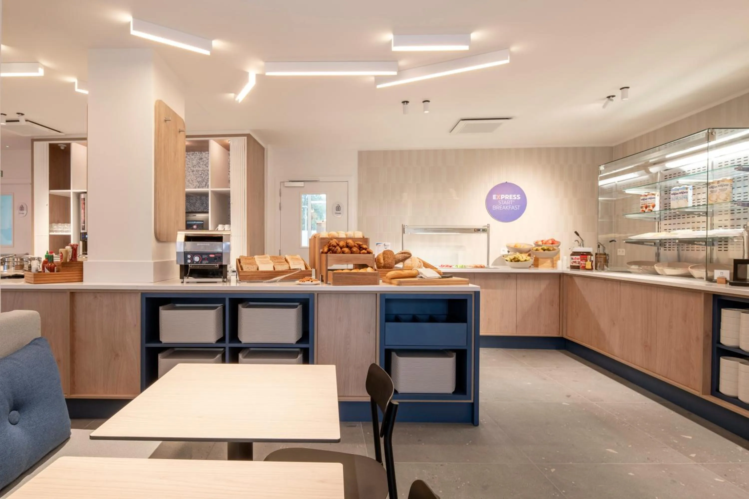 Breakfast in Holiday Inn Express & Suites Ghent by IHG