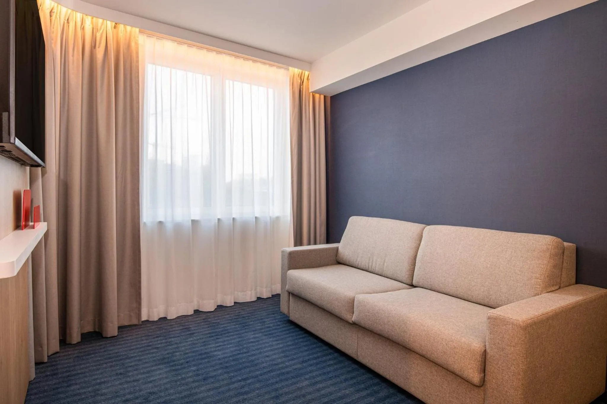 Photo of the whole room in Holiday Inn Express & Suites Ghent by IHG