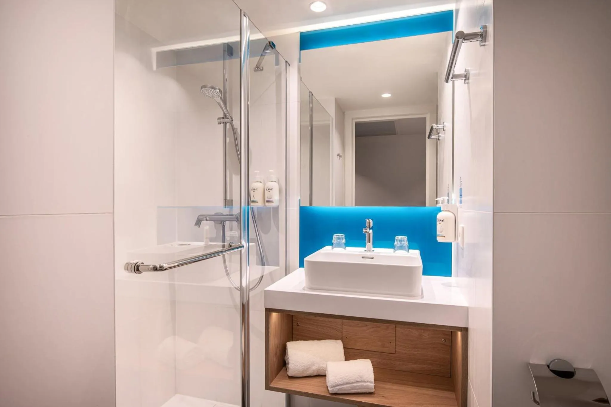 Bathroom in Holiday Inn Express & Suites Ghent by IHG