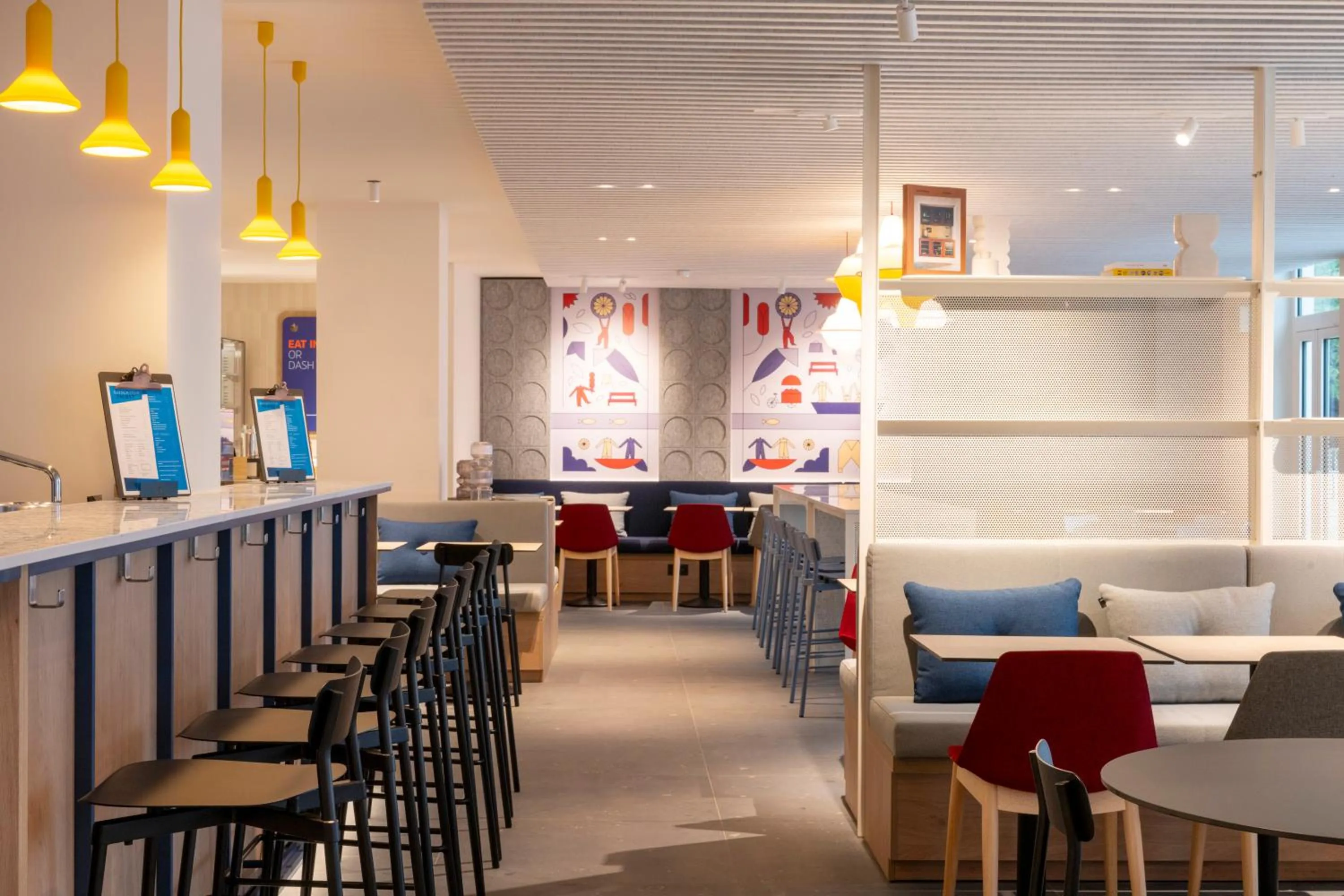 Lounge or bar in Holiday Inn Express & Suites Ghent by IHG