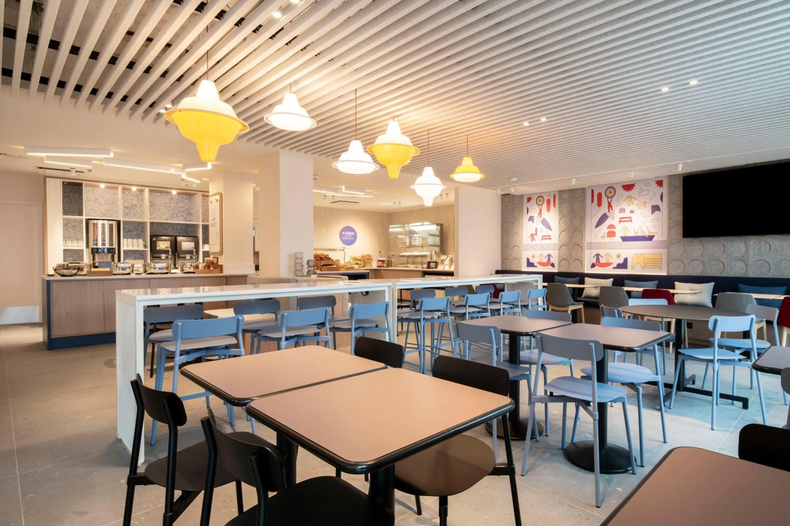 Breakfast in Holiday Inn Express & Suites Ghent by IHG