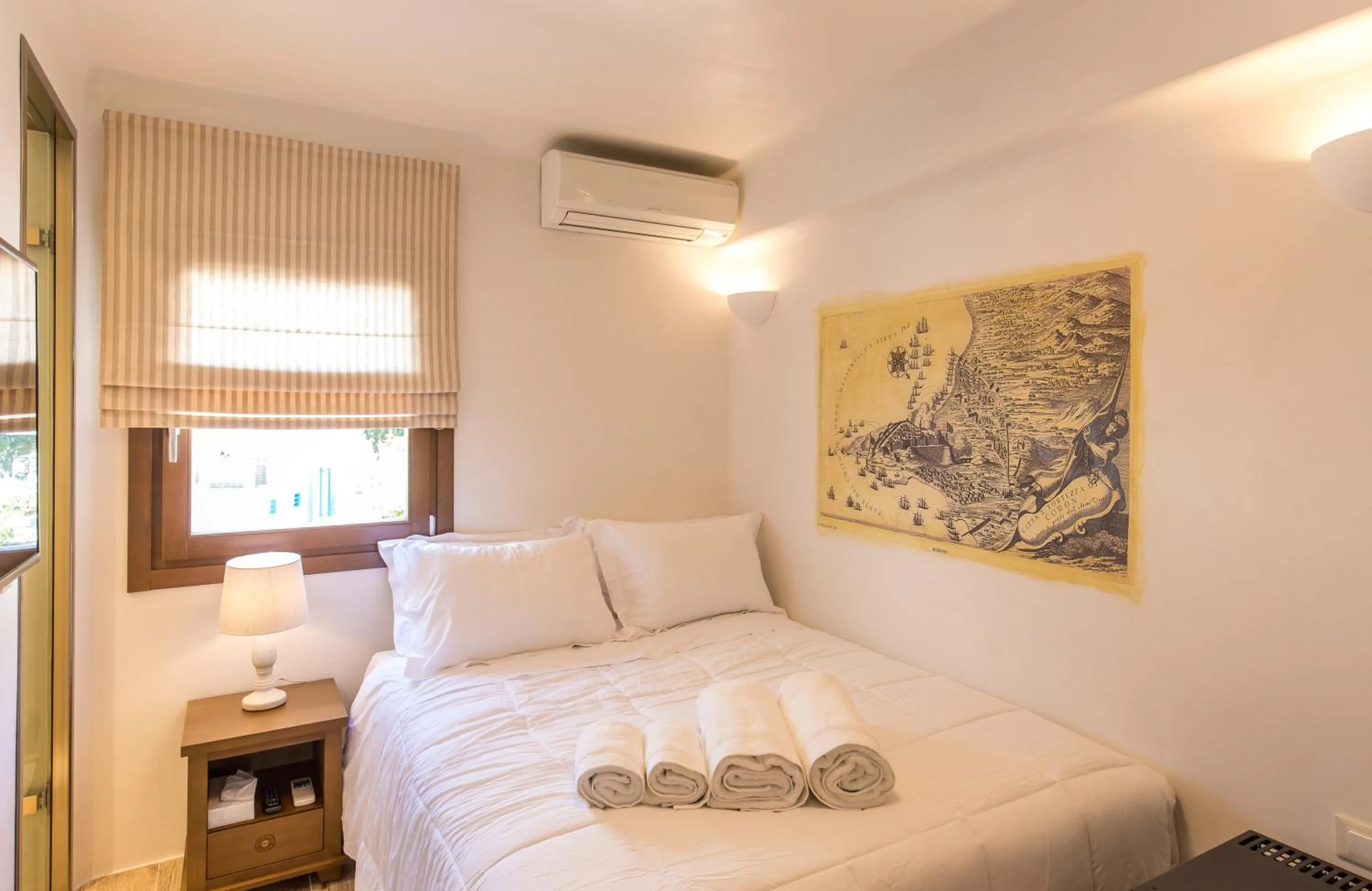 Bed in Anagram Hotel