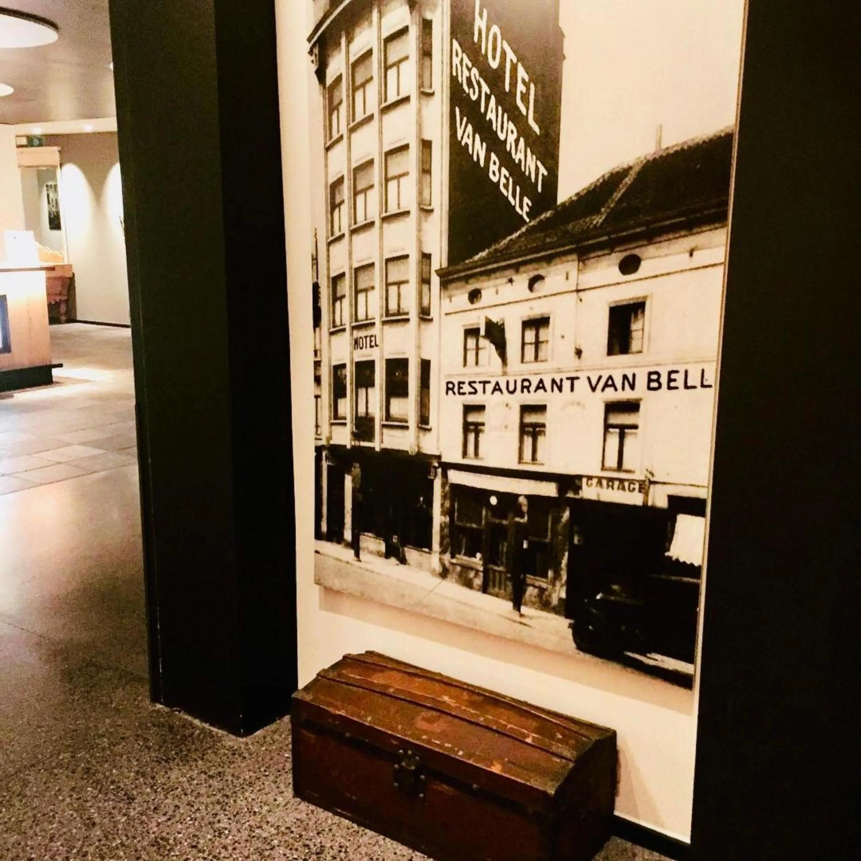 Decorative detail in Hotel Van Belle