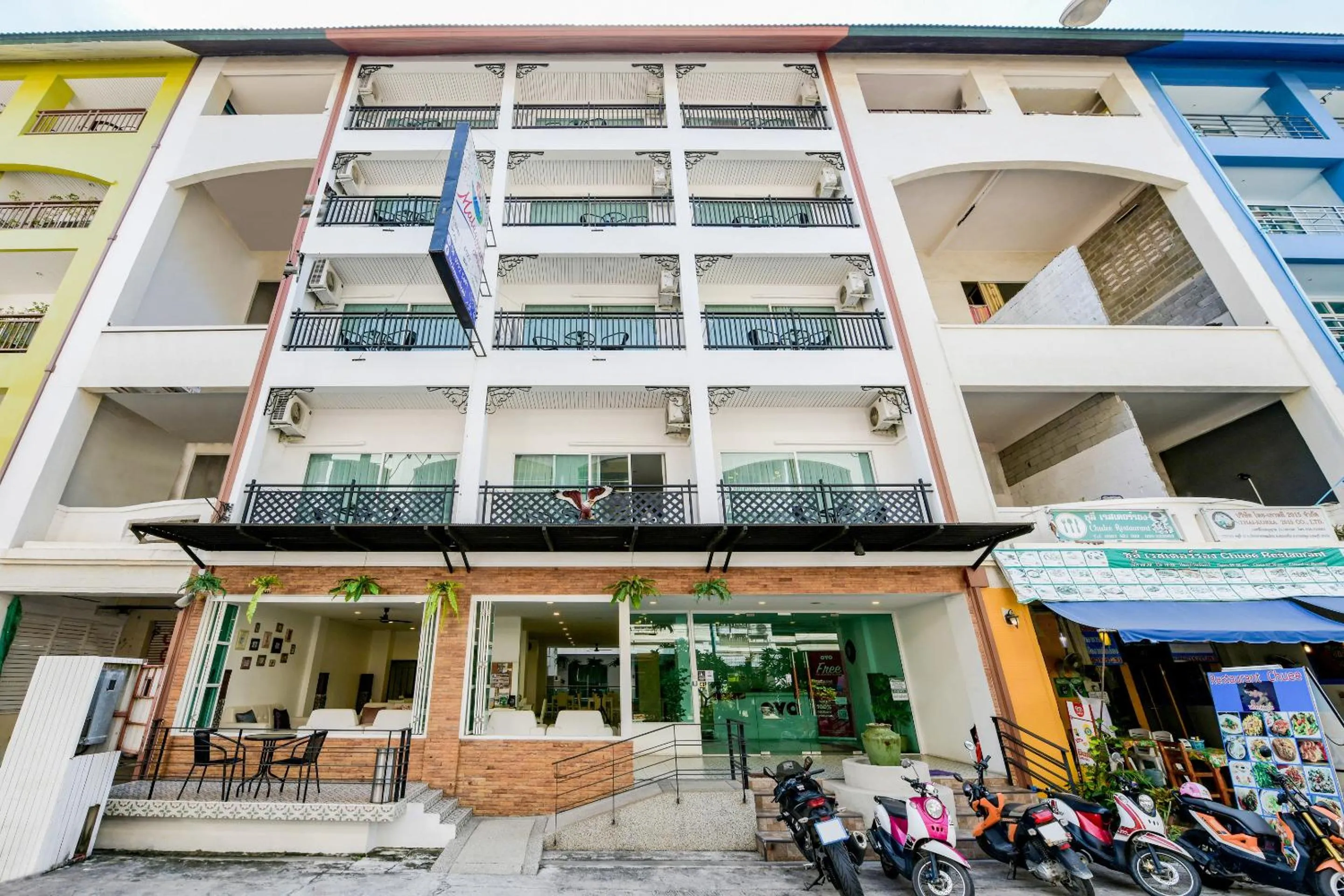 Property building in Maleewan Jomtien