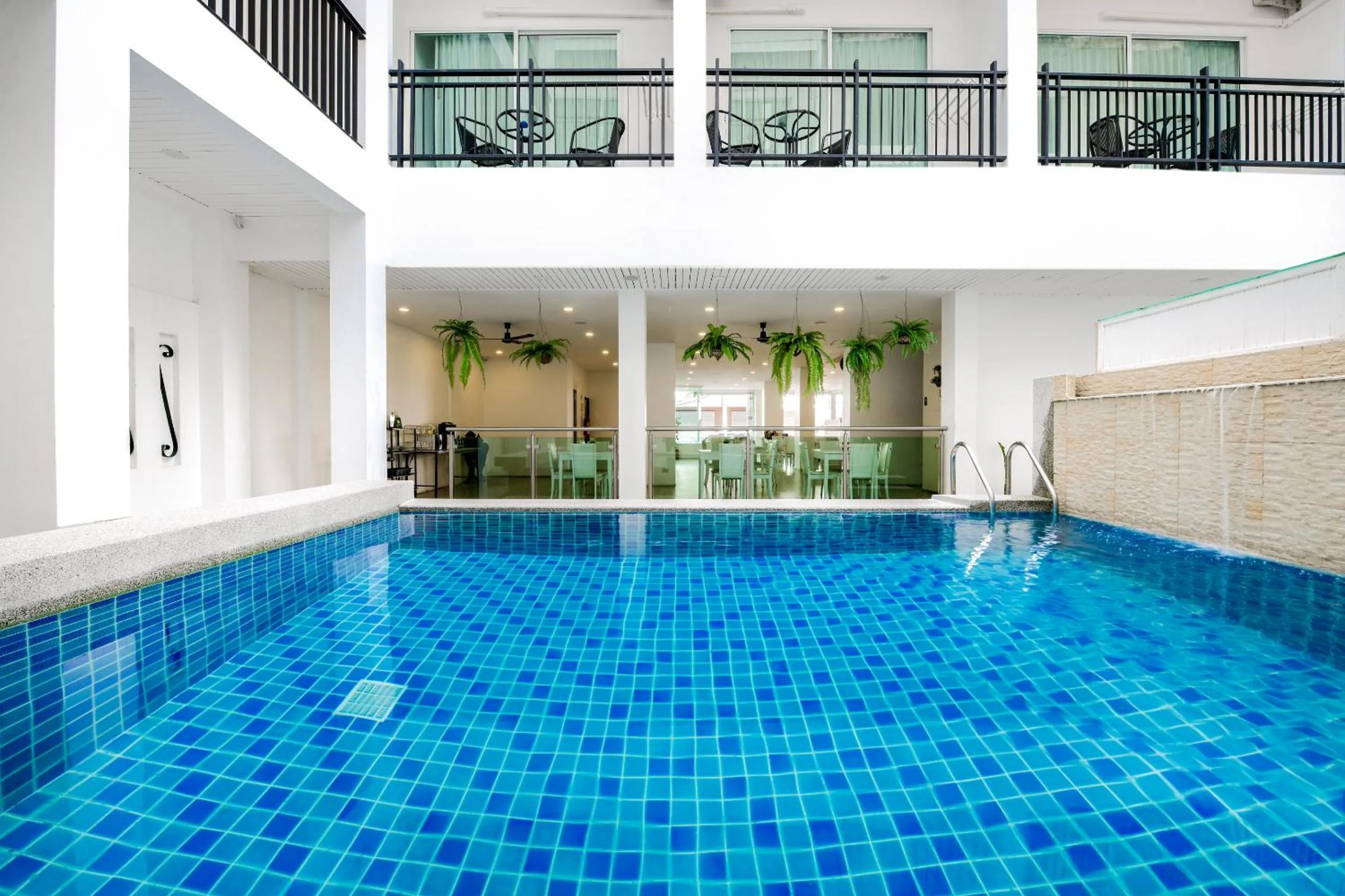 Swimming pool in Maleewan Jomtien