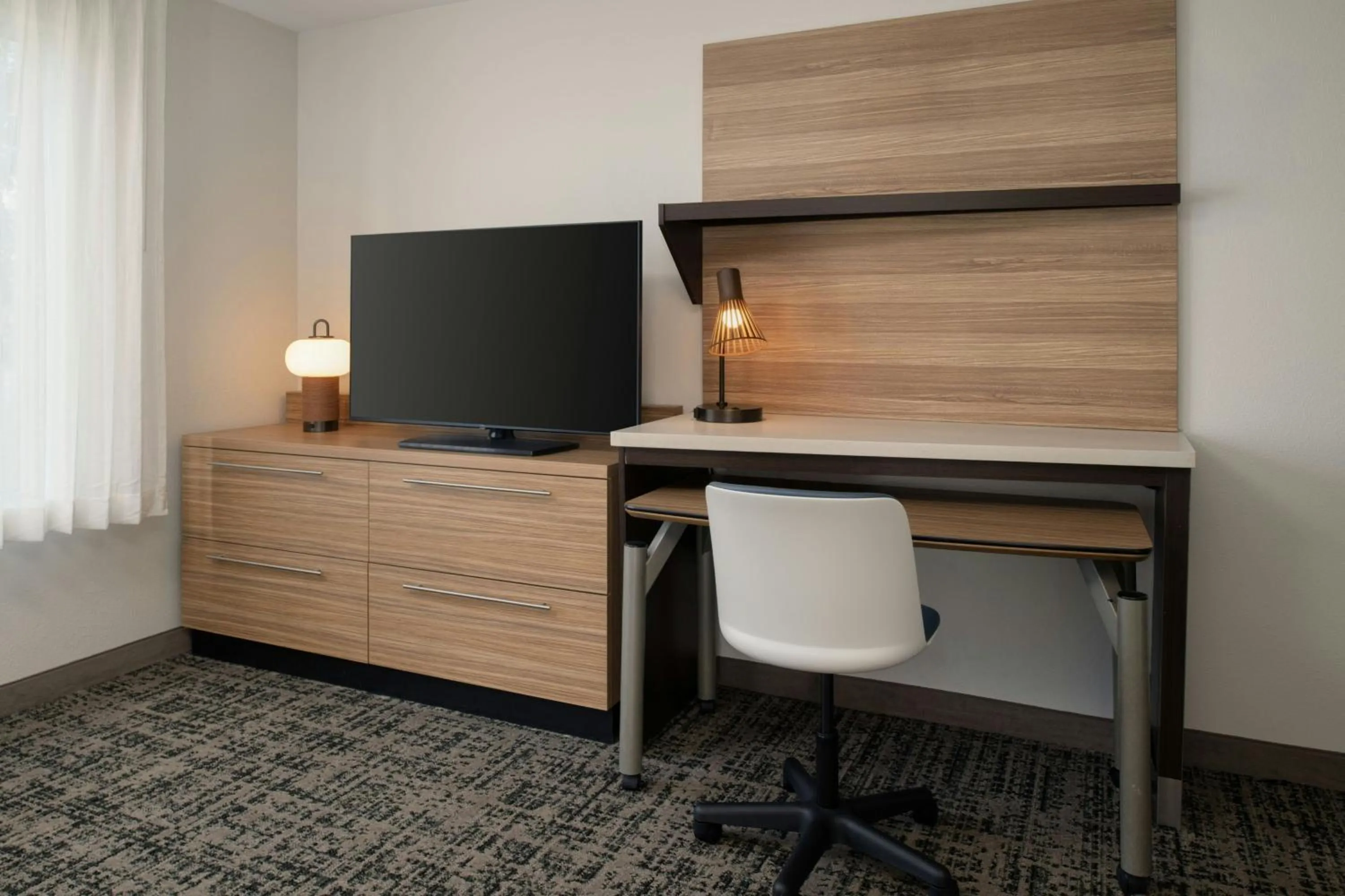 Photo of the whole room in TownePlace Suites by Marriott Lakeland