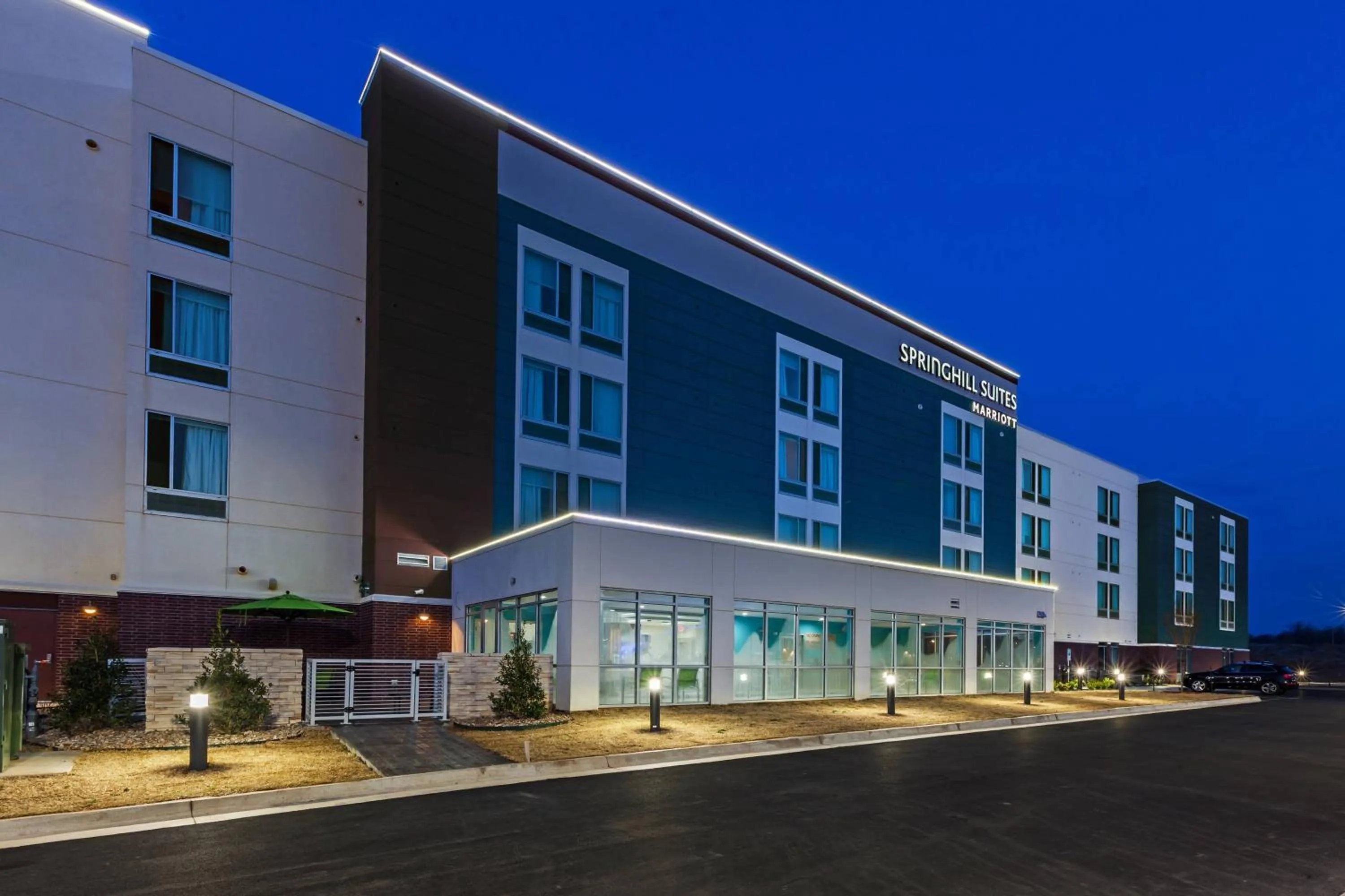 Property building in SpringHill Suites by Marriott Tulsa at Tulsa Hills