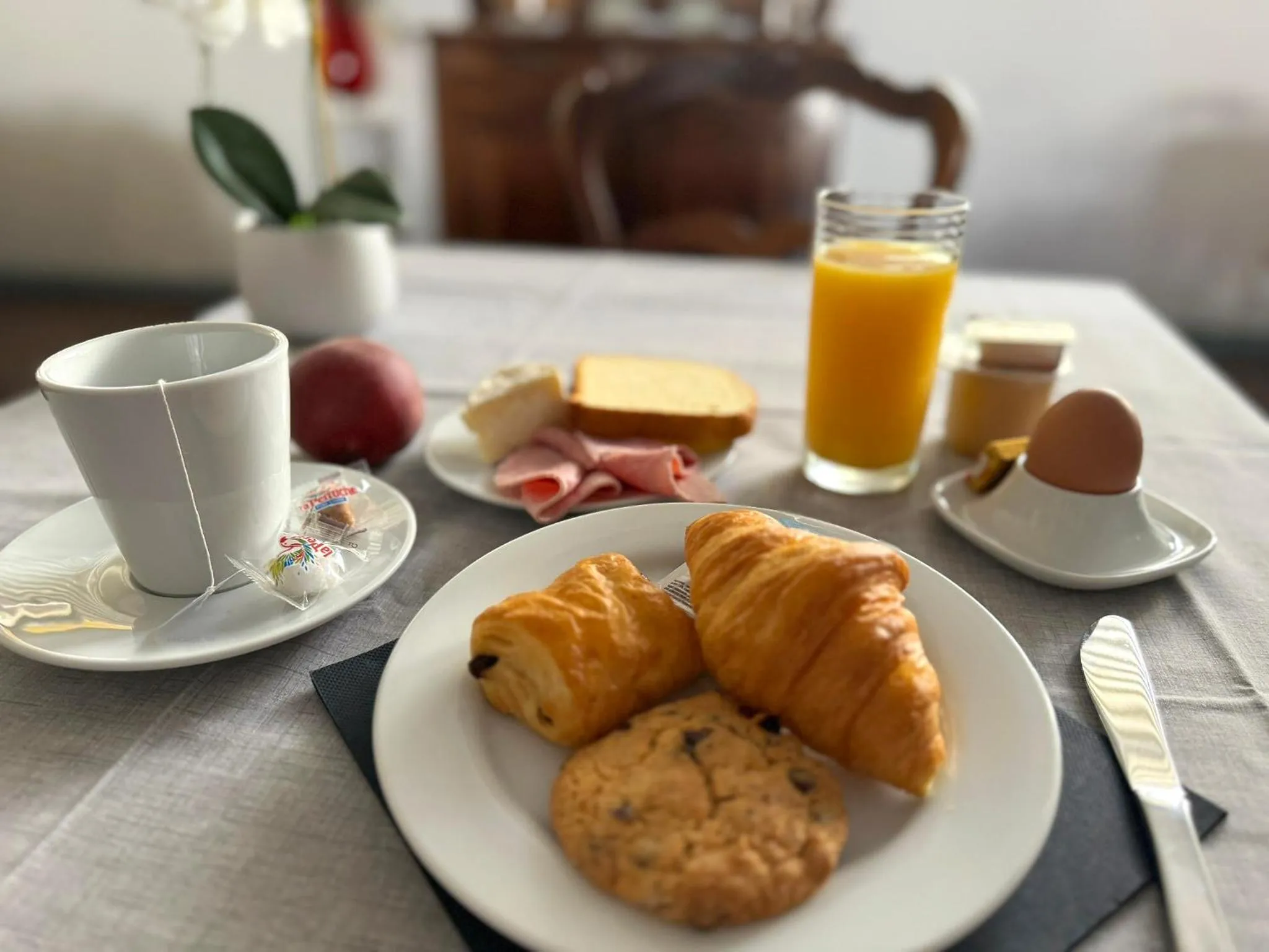 Breakfast in Hôtel Restaurant de France
