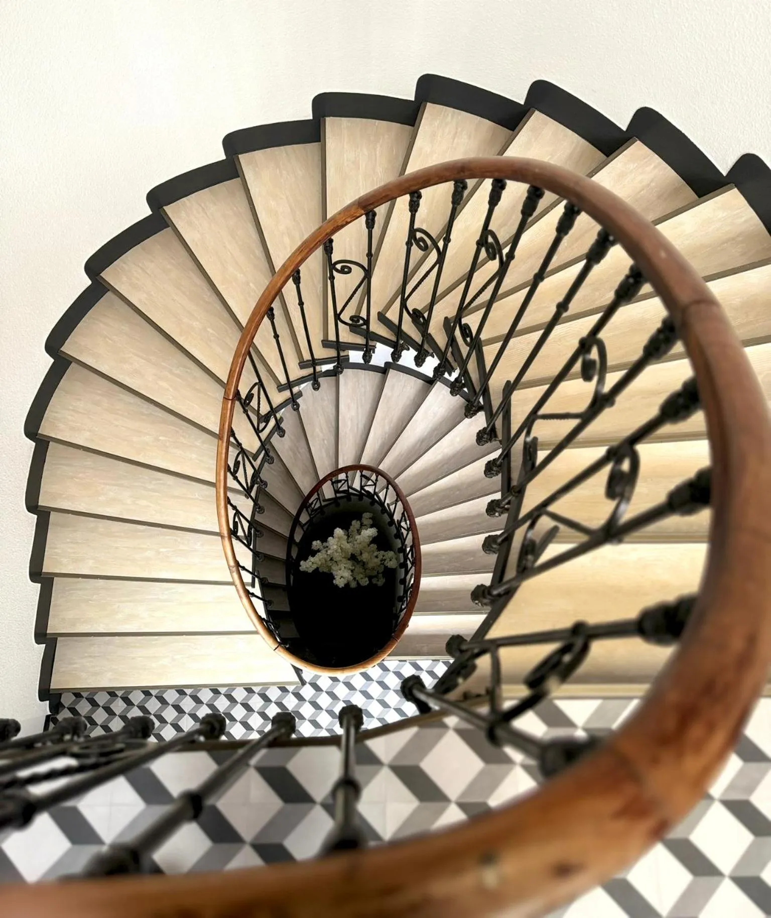 Property building in Hôtel Restaurant de France