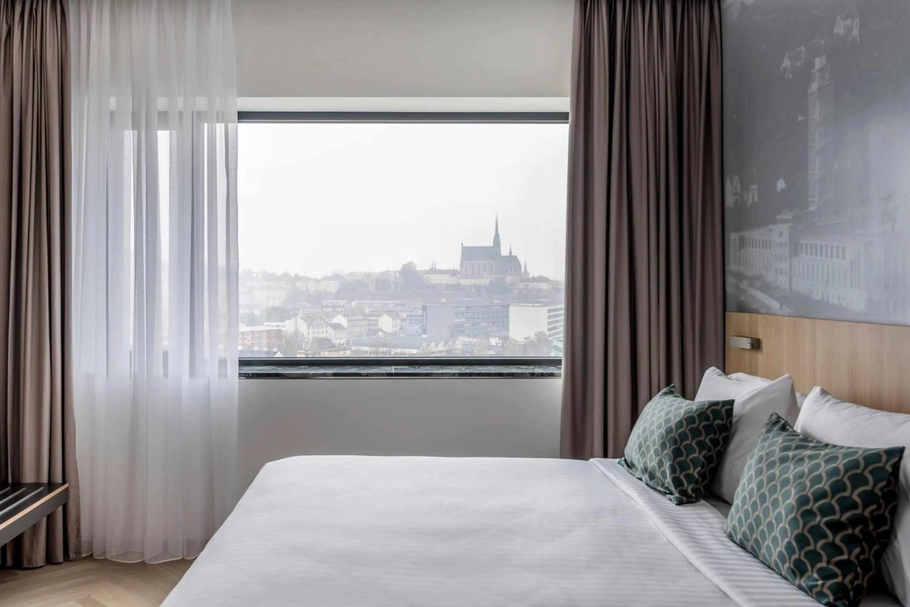 Photo of the whole room, Bed in Courtyard by Marriott Brno