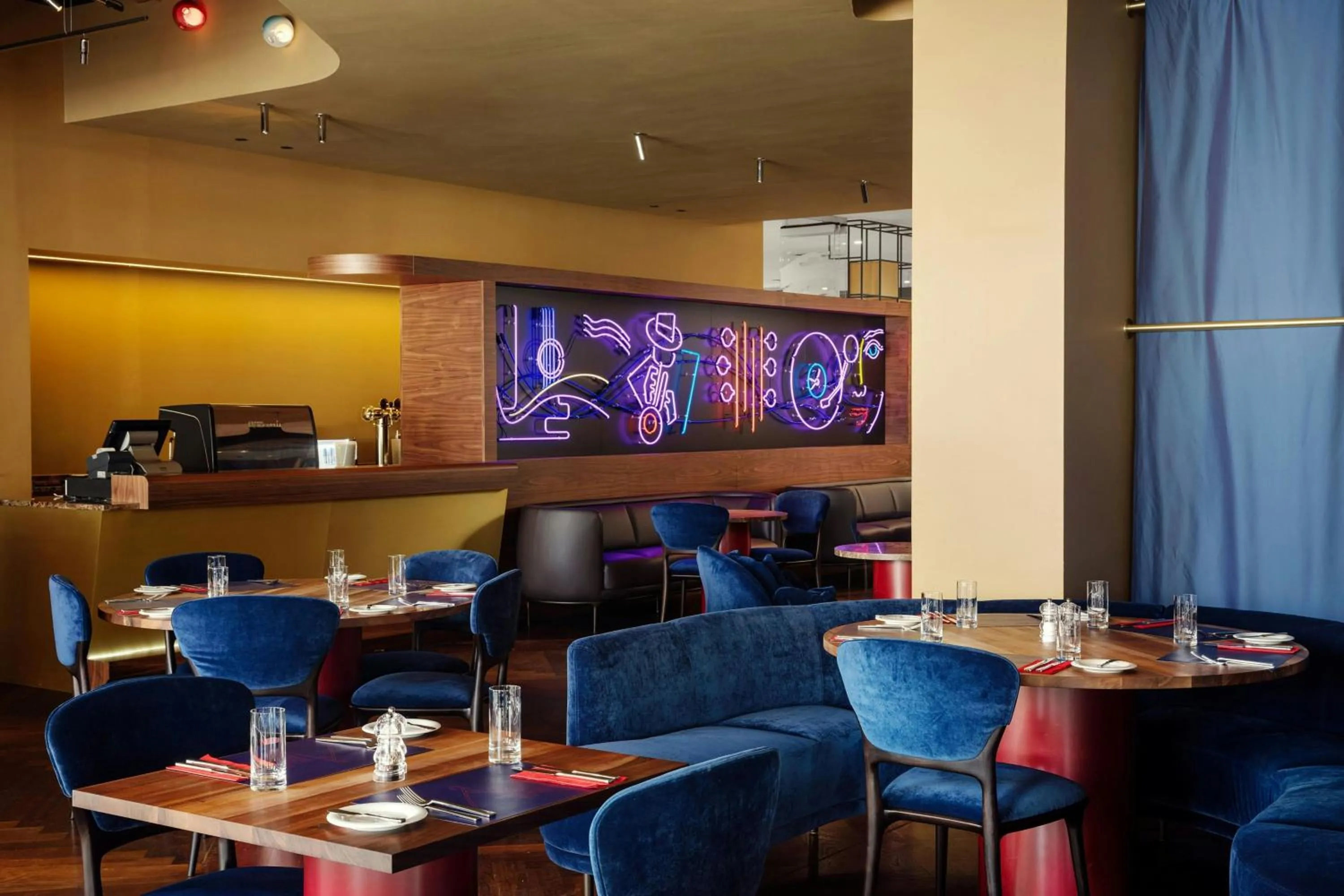 Lounge or bar in Courtyard by Marriott Brno