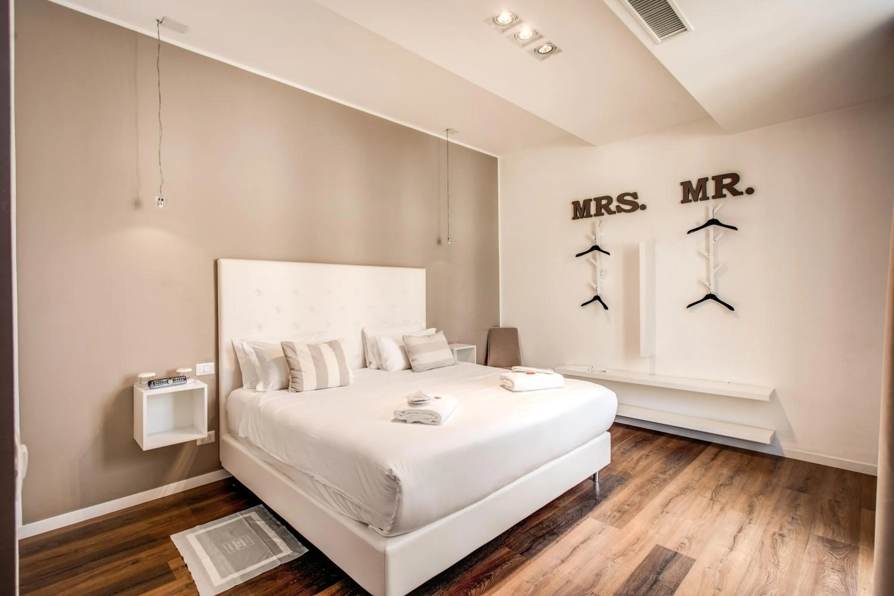 Bed in Suite Santa Tecla