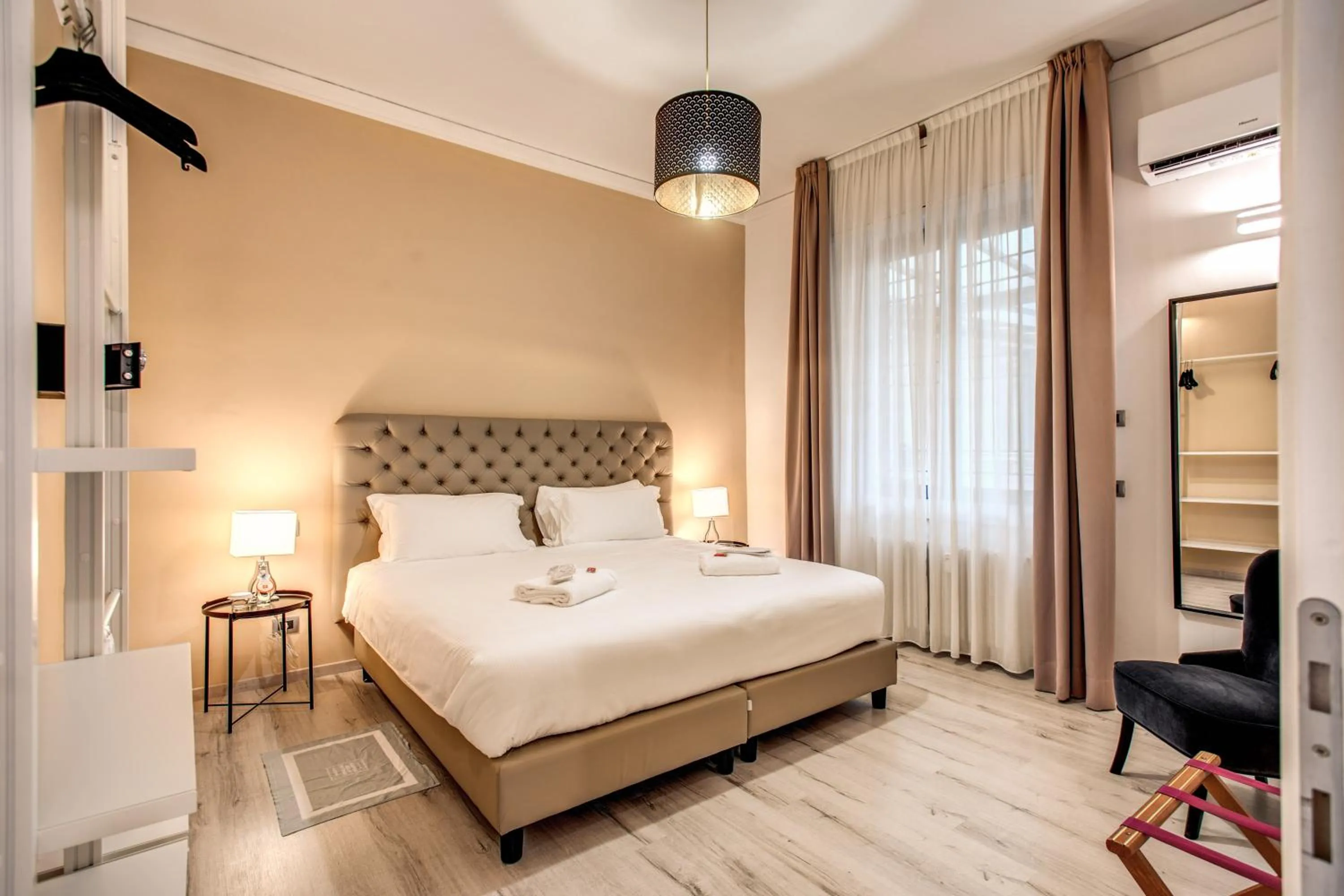 Bed in Suite Santa Tecla