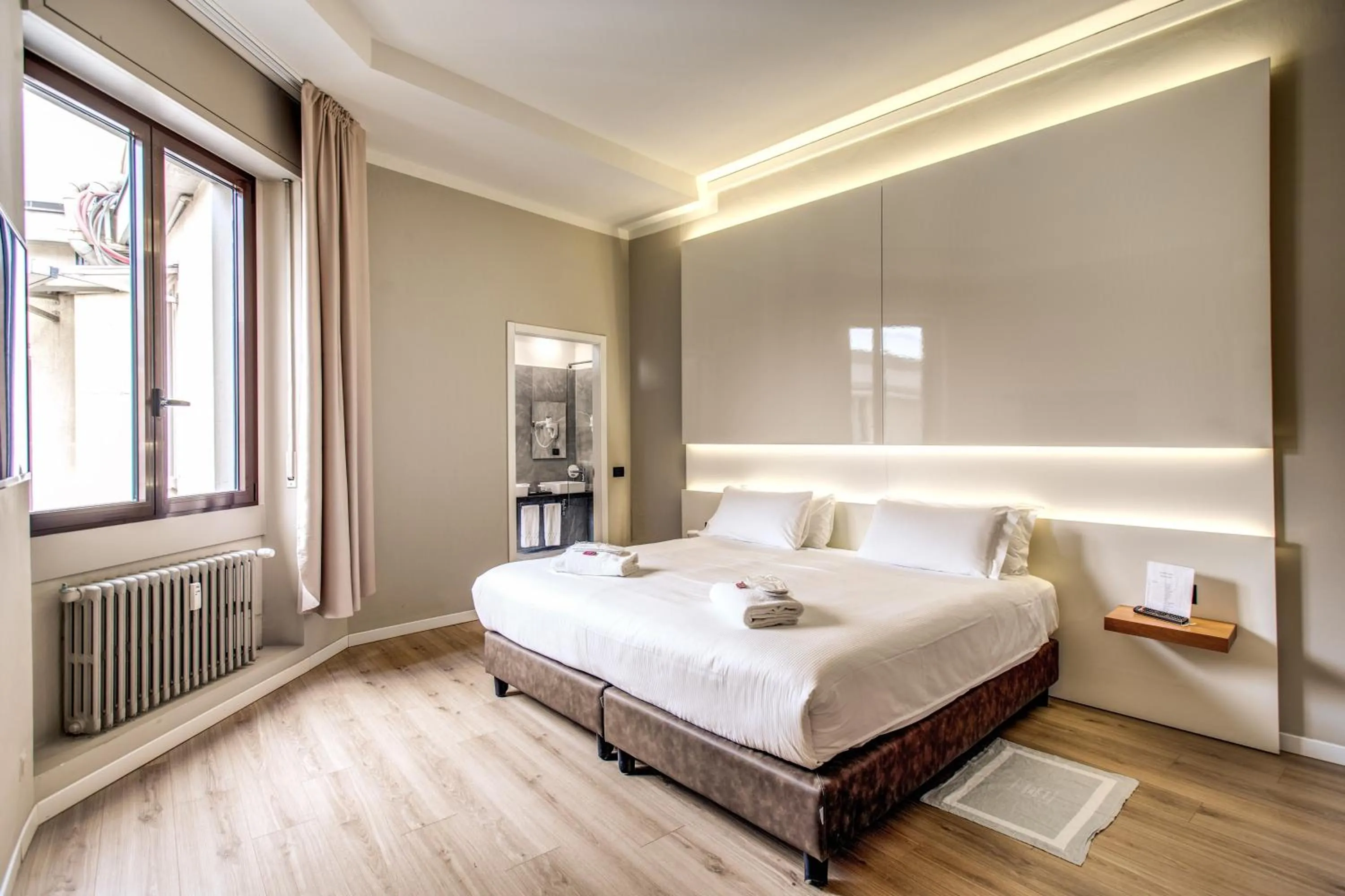 Bed in Suite Santa Tecla