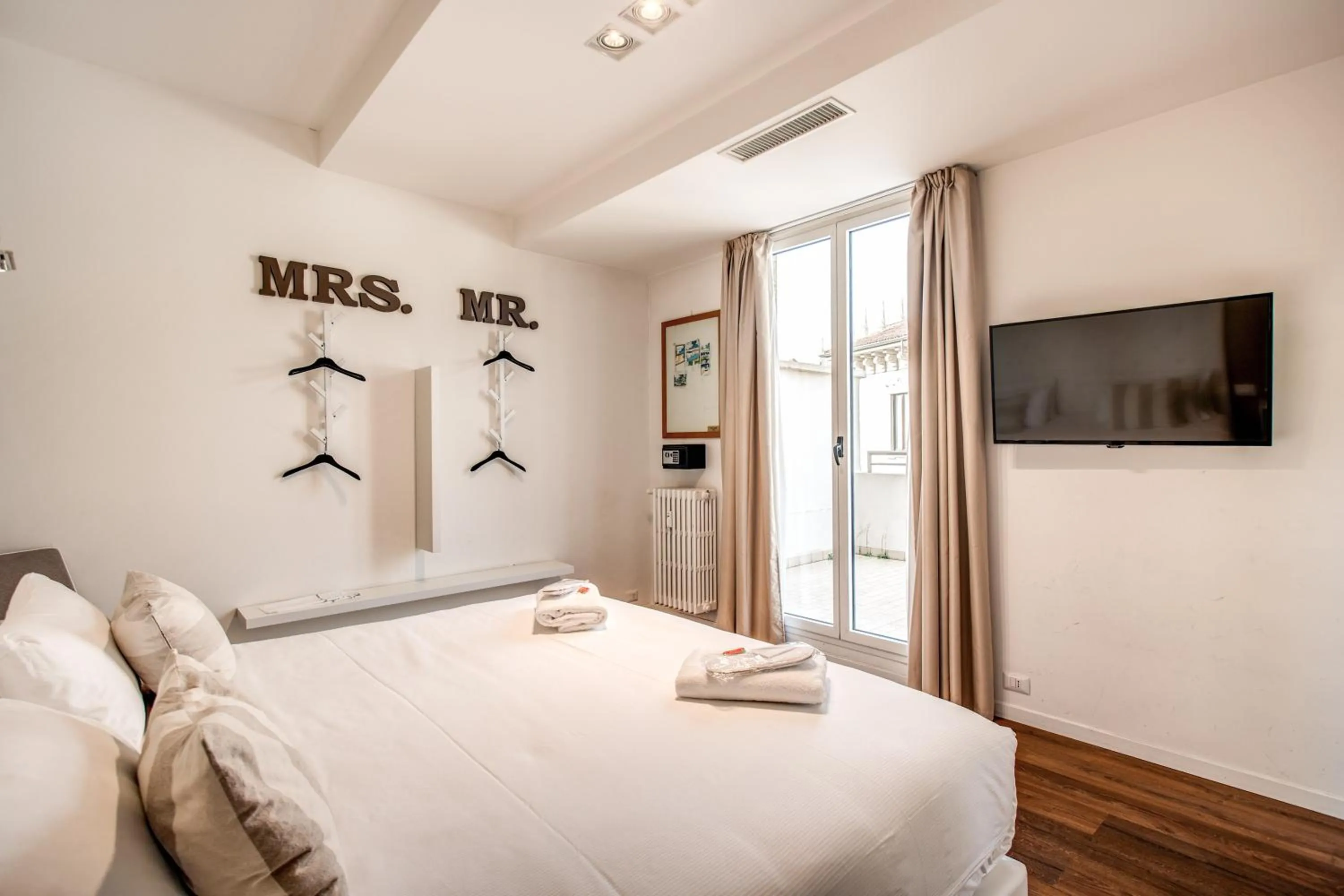 Bed in Suite Santa Tecla