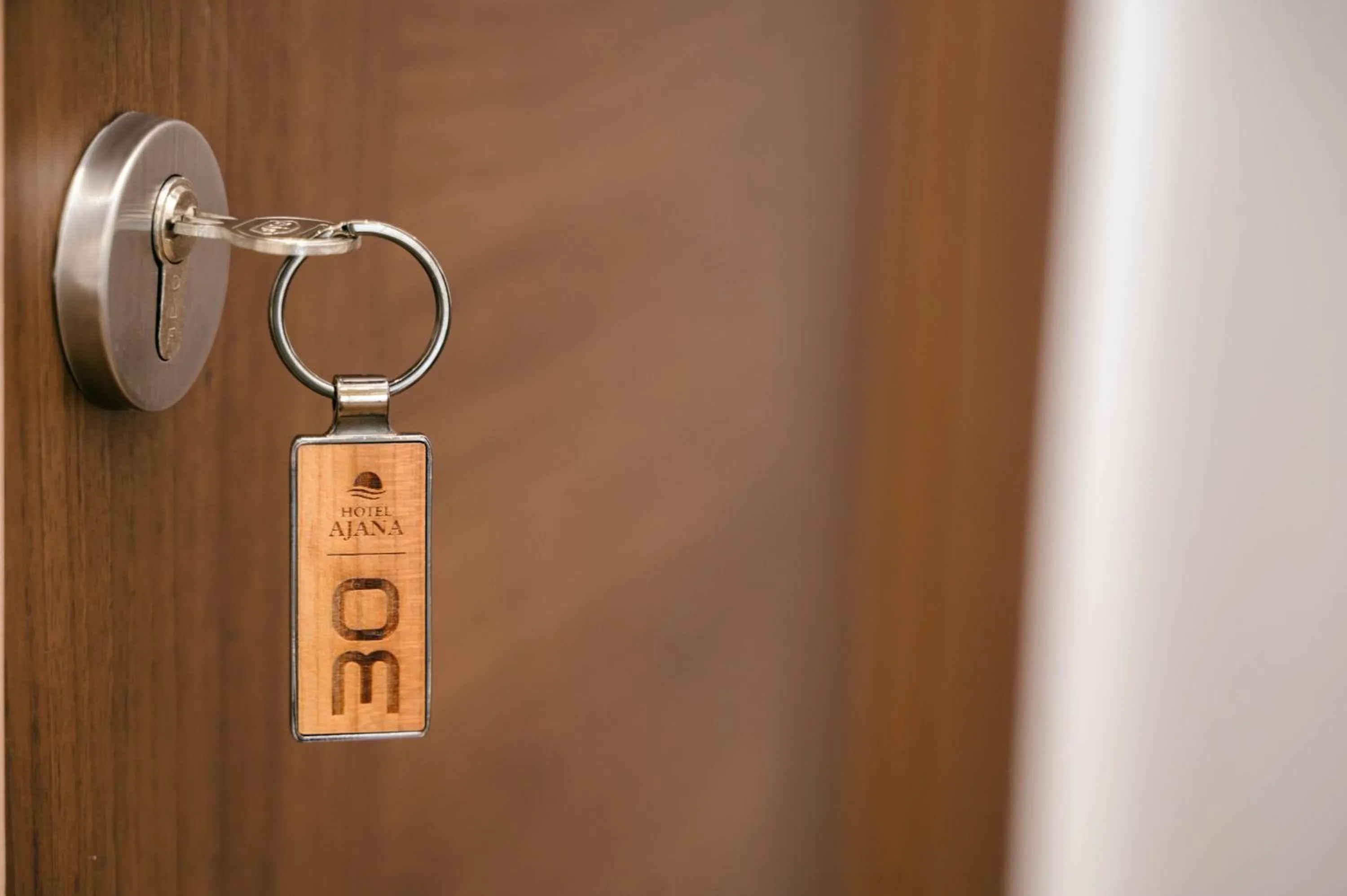 Text overlay in Hotel Ajana