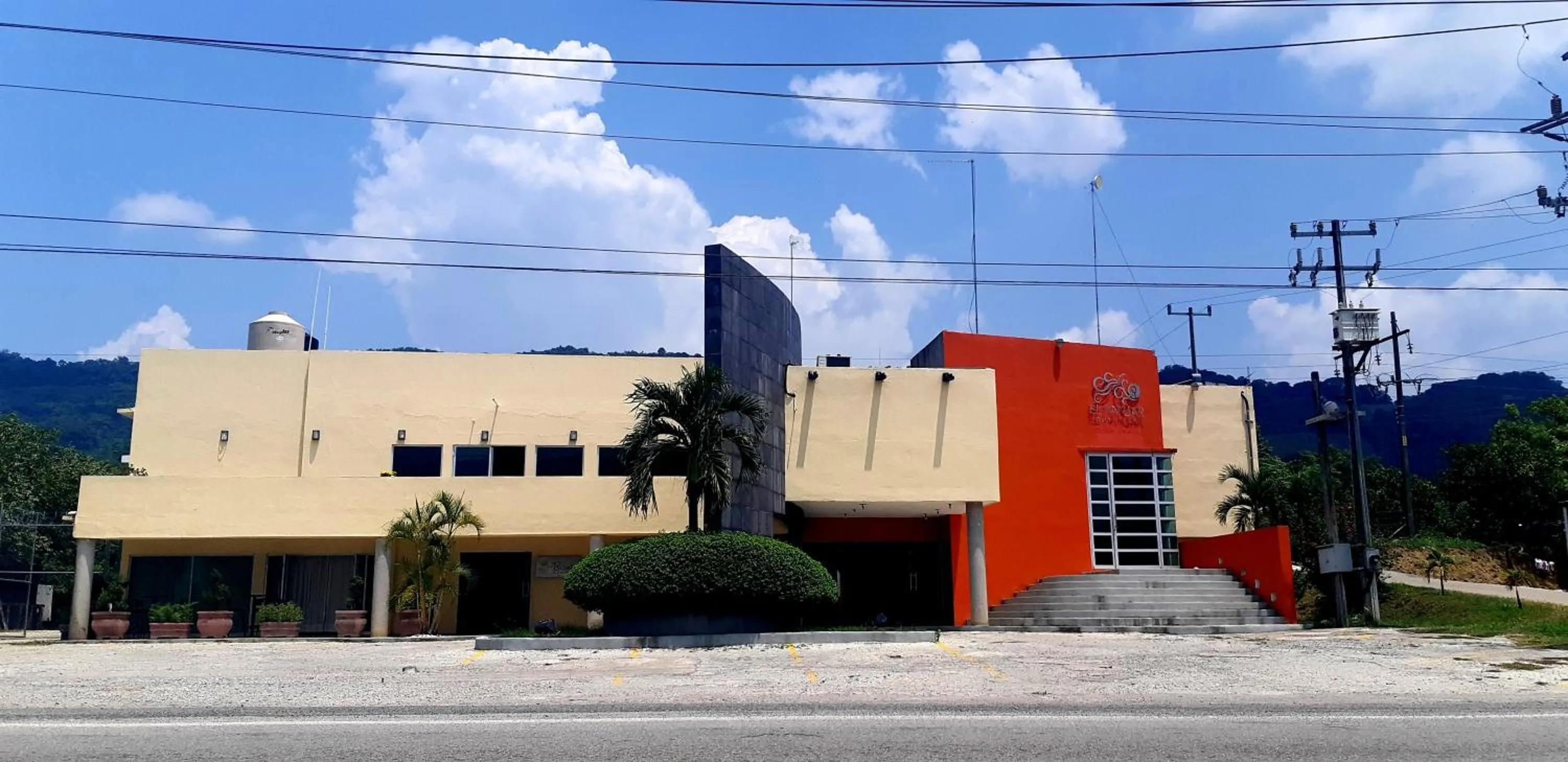 Property building in Hotel Vista Verde