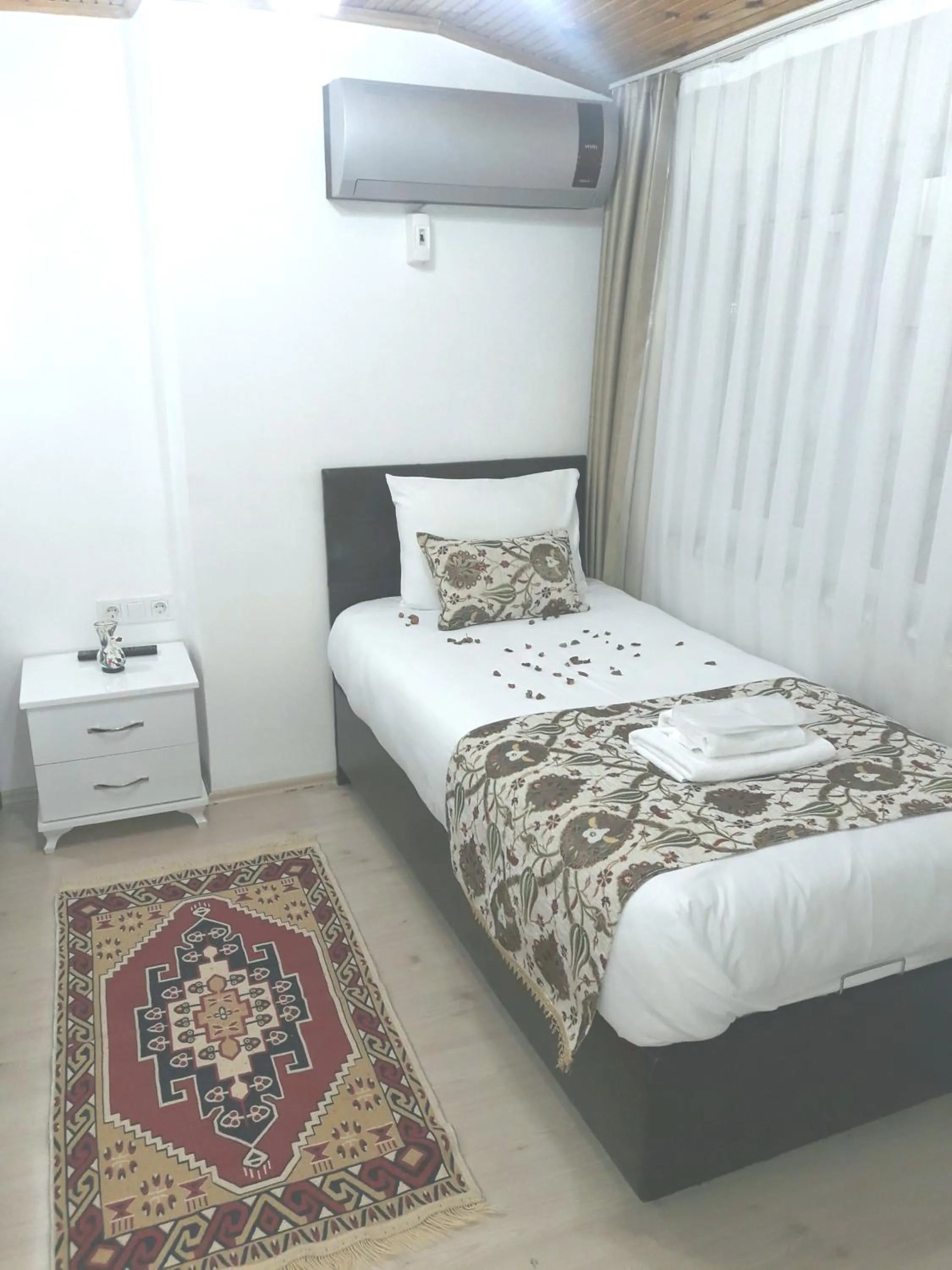 Decorative detail, Bed in Golden Life Apart Hotel