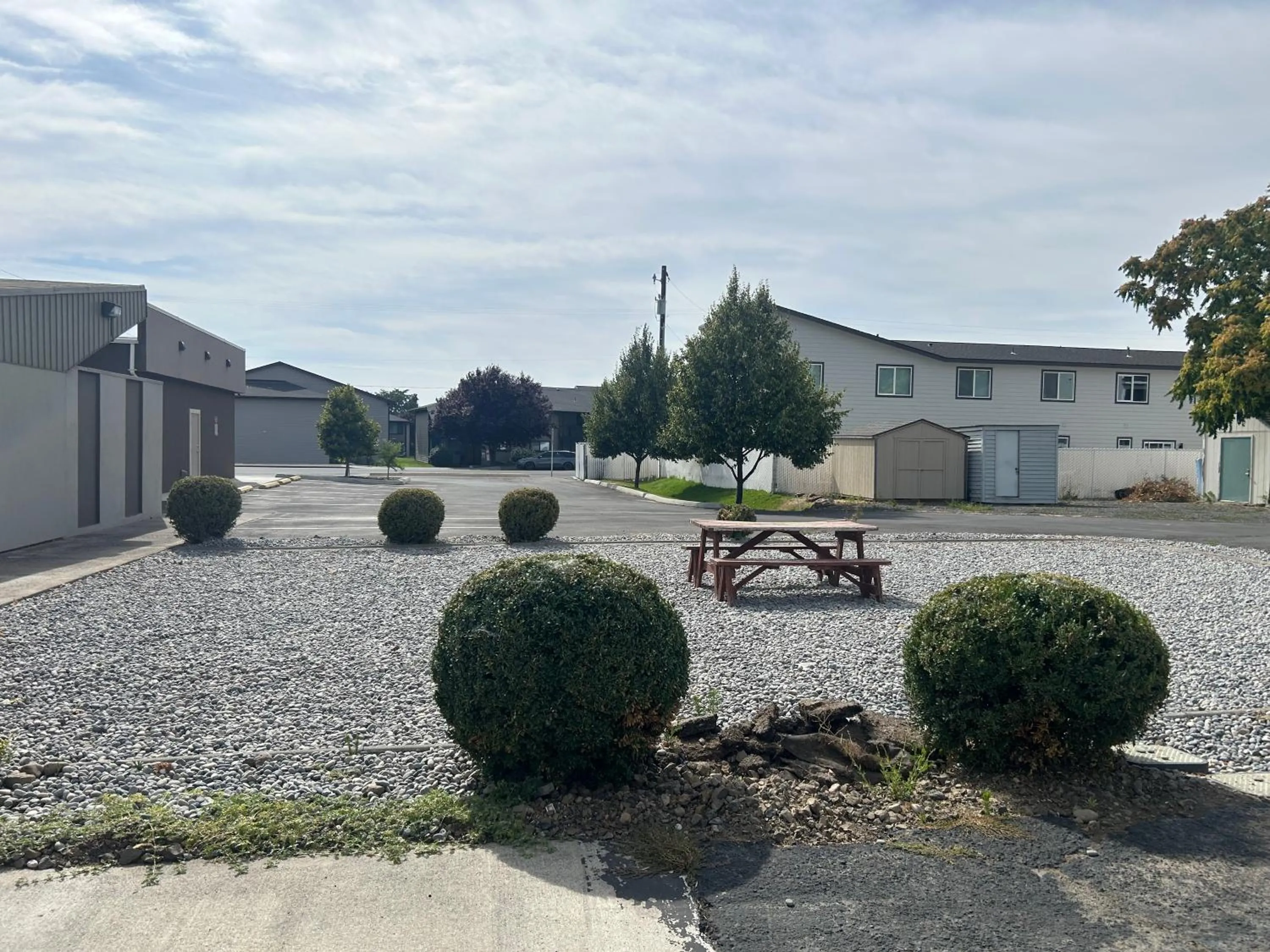 Garden view in Capri Motel By Belvilla Walla Walla US 12