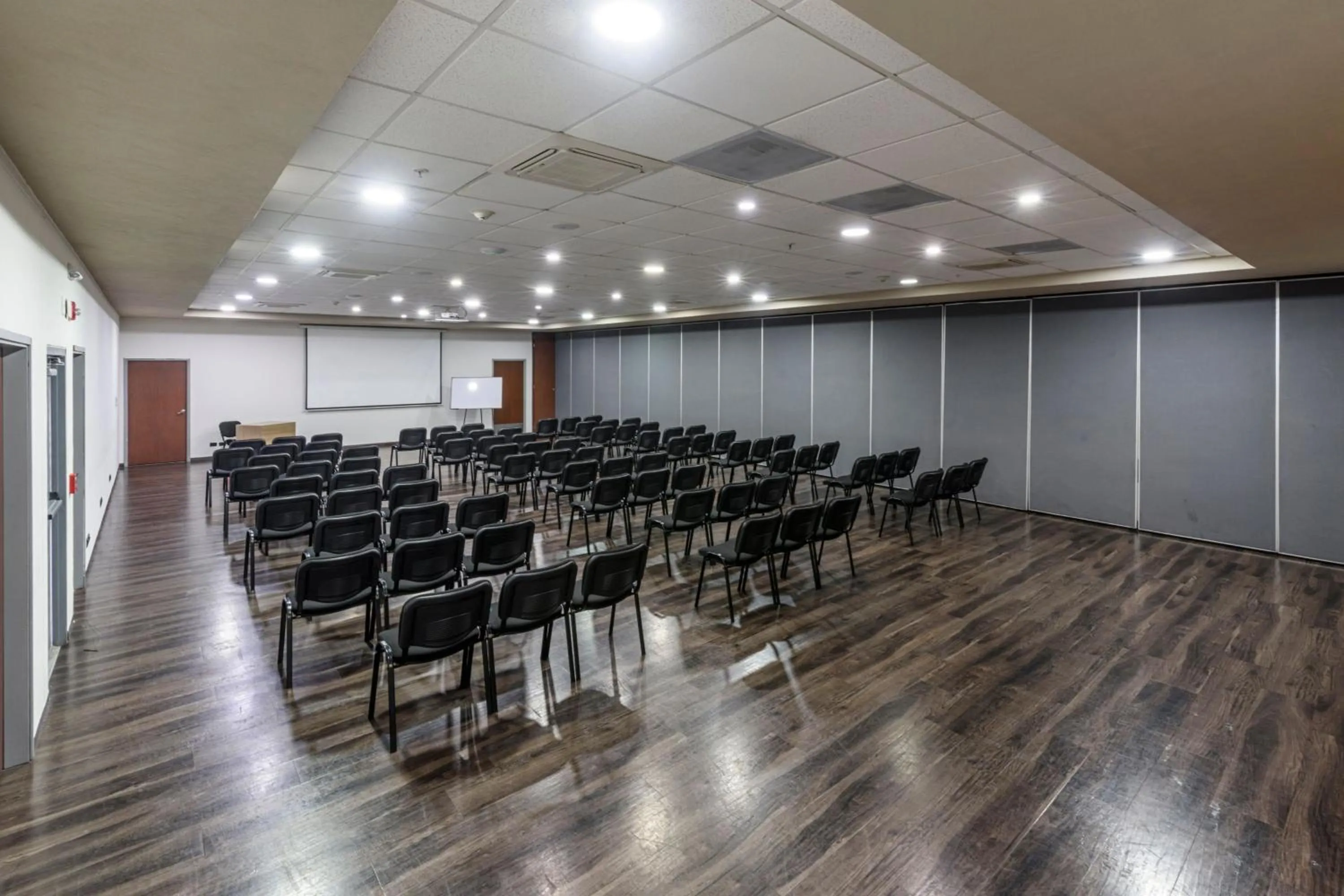 Meeting/conference room in City Express Plus by Marriott Bogota Aeropuerto