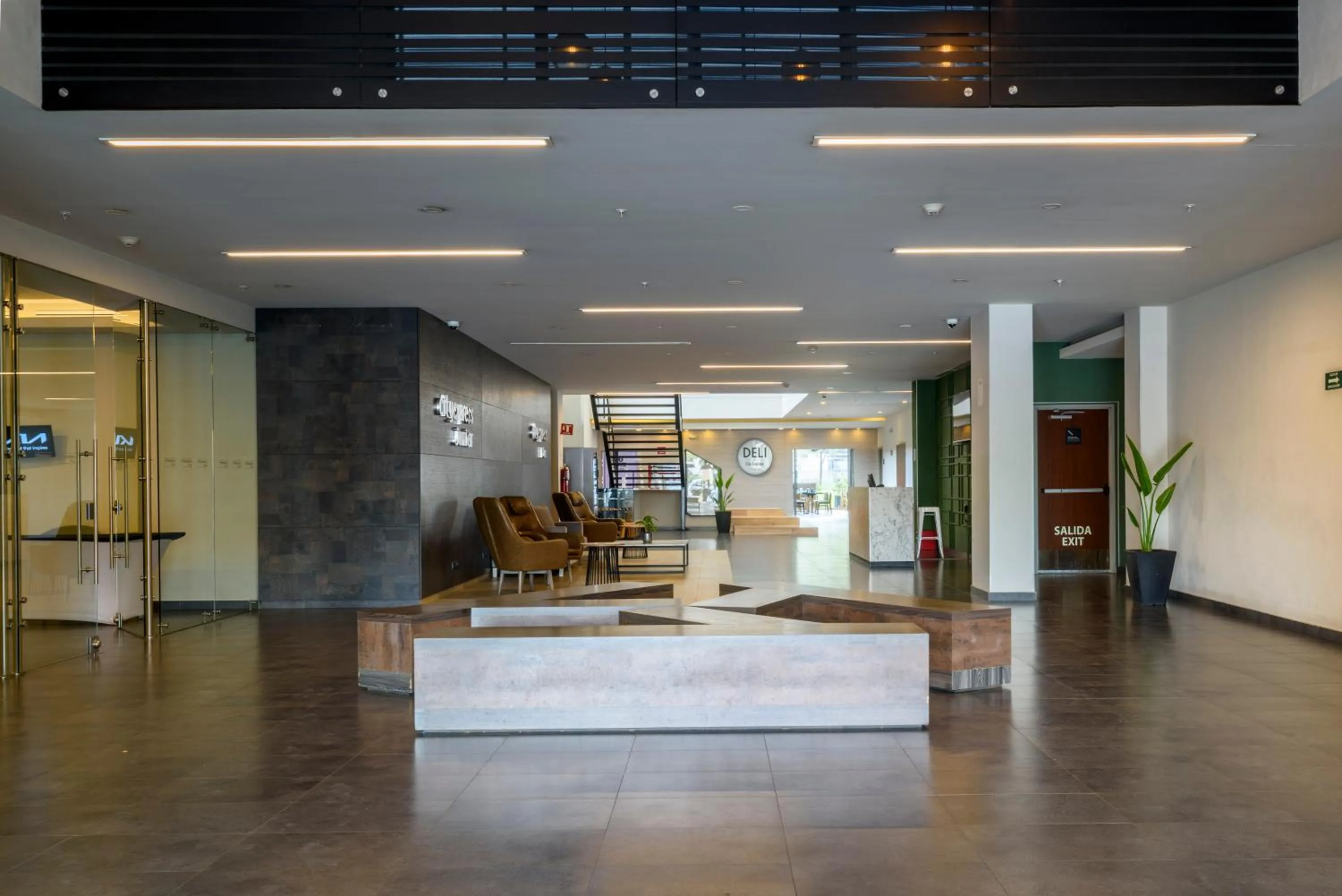 Lobby or reception in City Express Junior by Marriott Bogota Aeropuerto