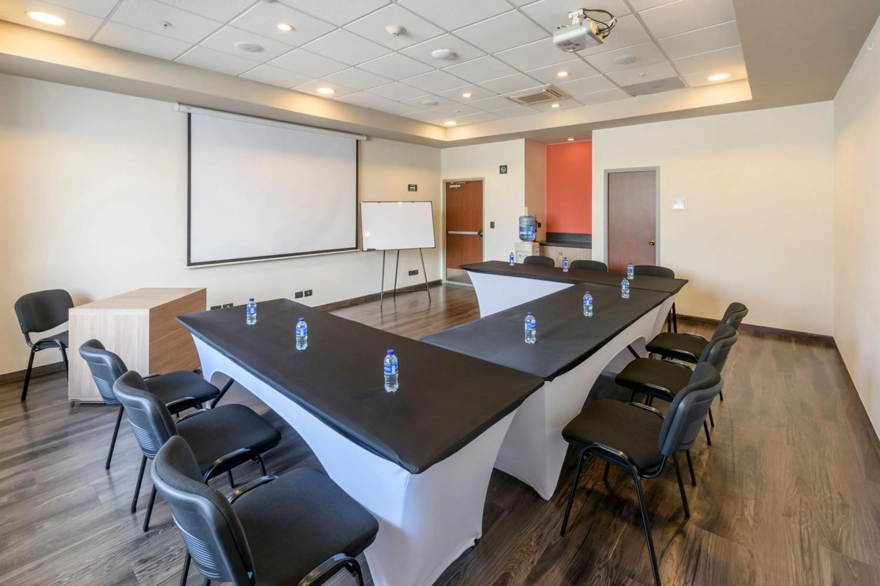 Meeting/conference room in City Express Junior by Marriott Bogota Aeropuerto
