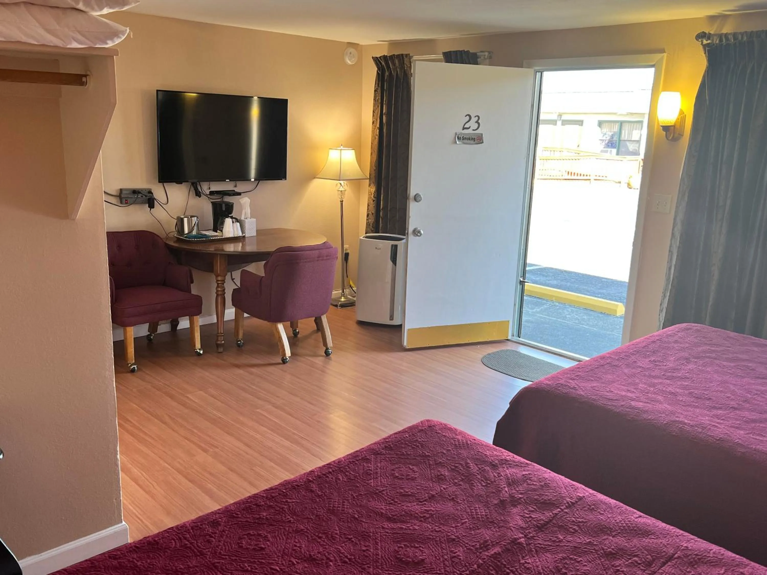 Bedroom, Bed in Great House Motel