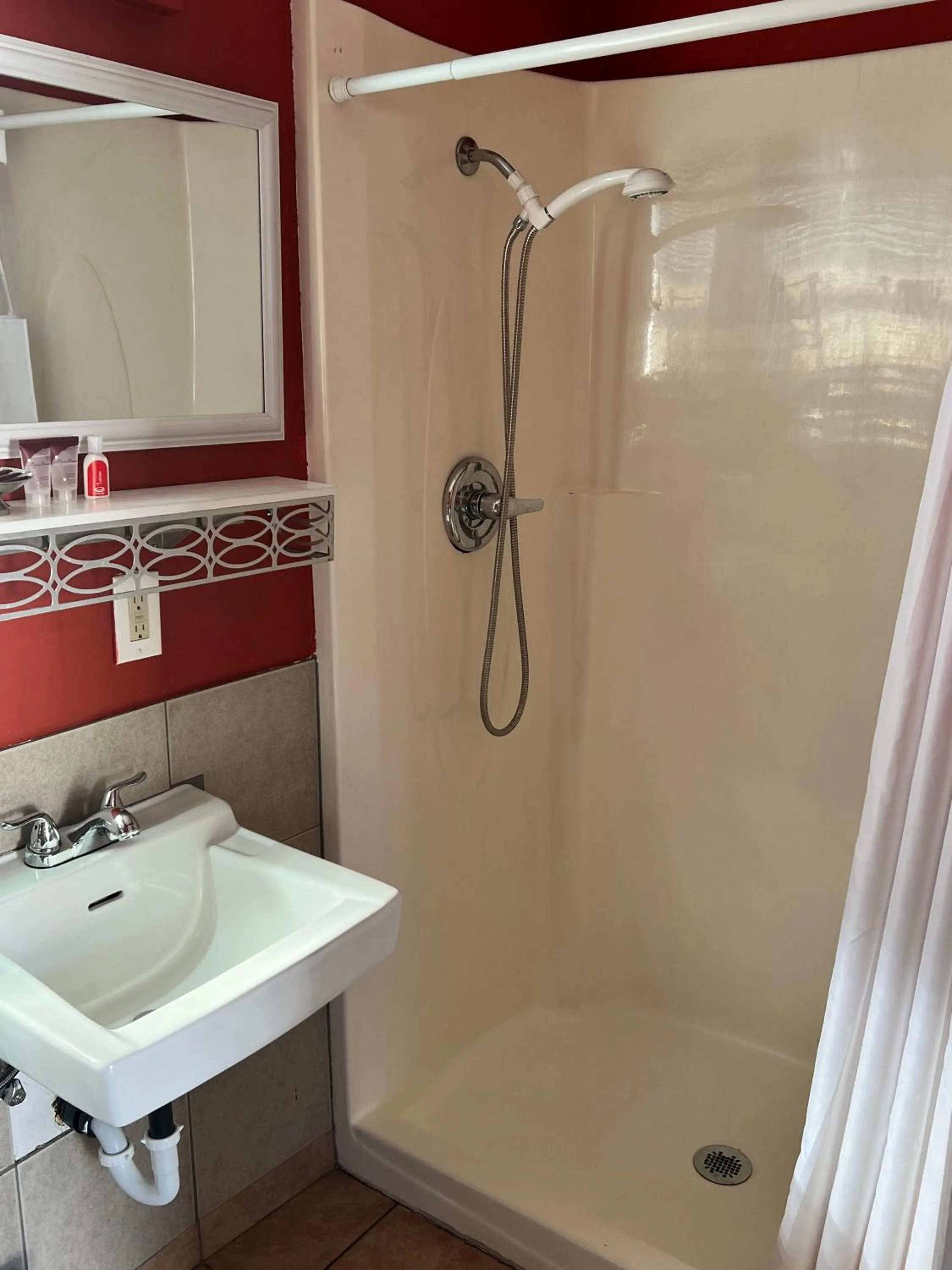 Bath in Great House Motel