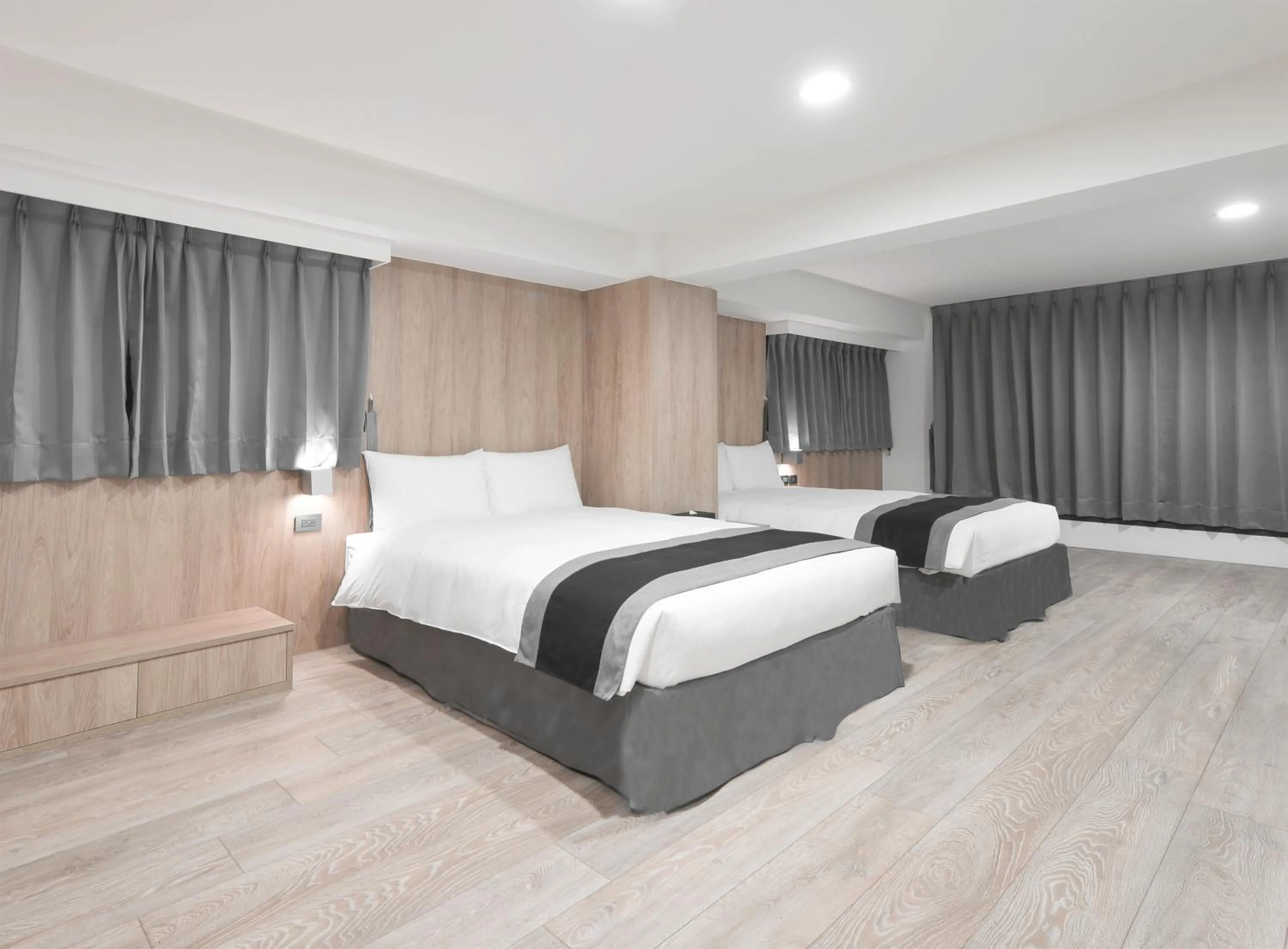 Bedroom, Bed in Trans Inn