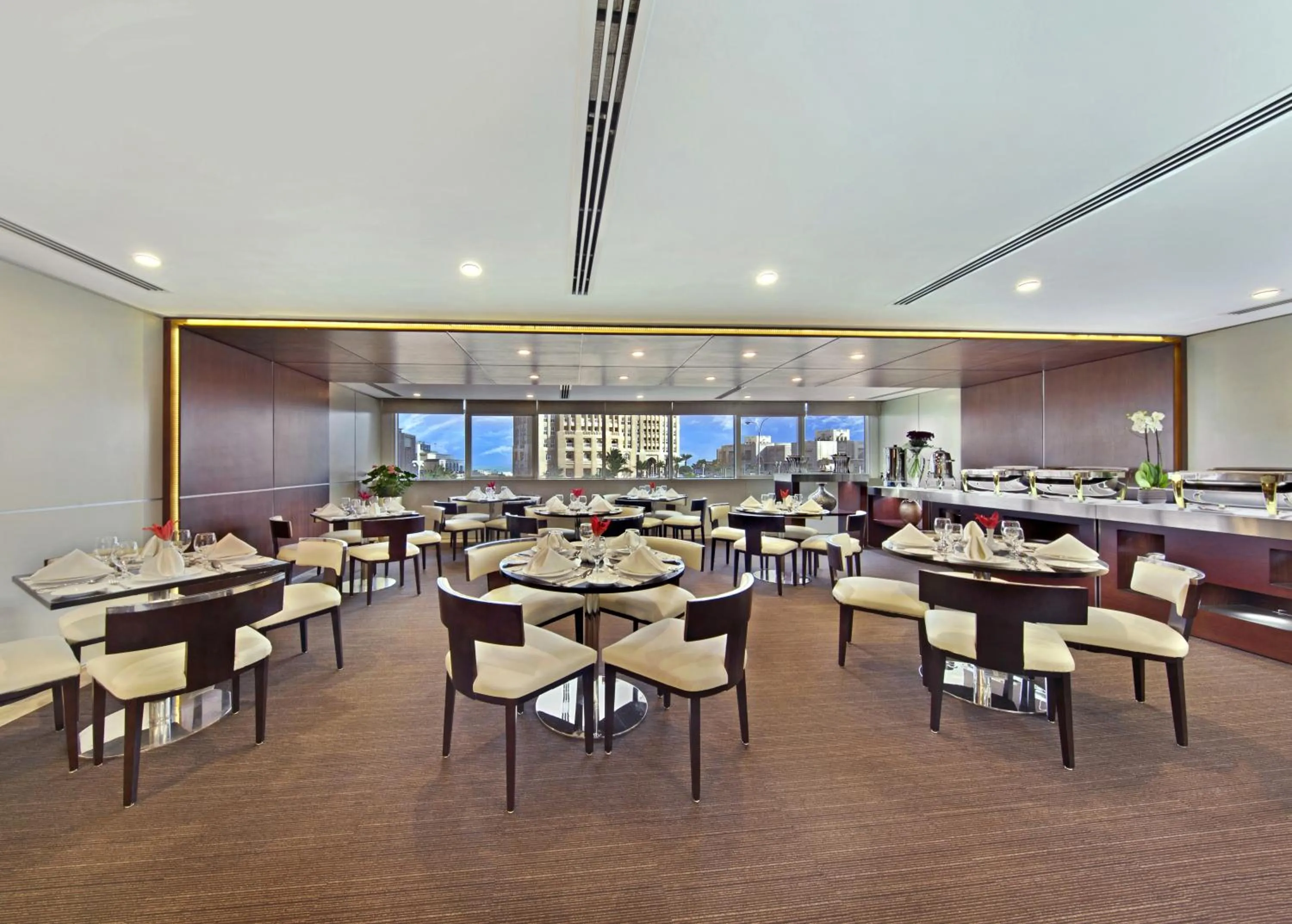 Restaurant/places to eat in The Curve Hotel