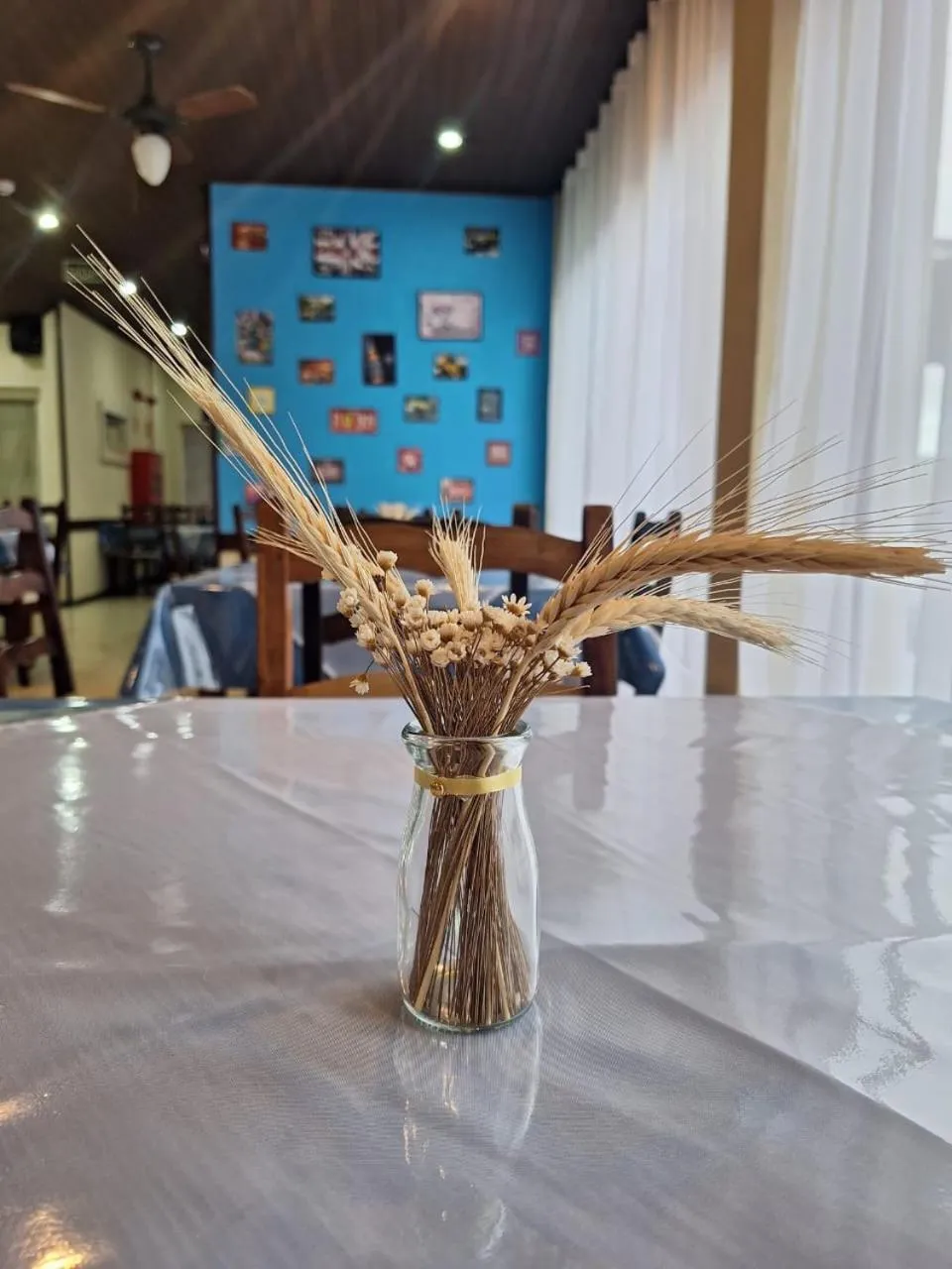 Restaurant/places to eat in Center Hotel