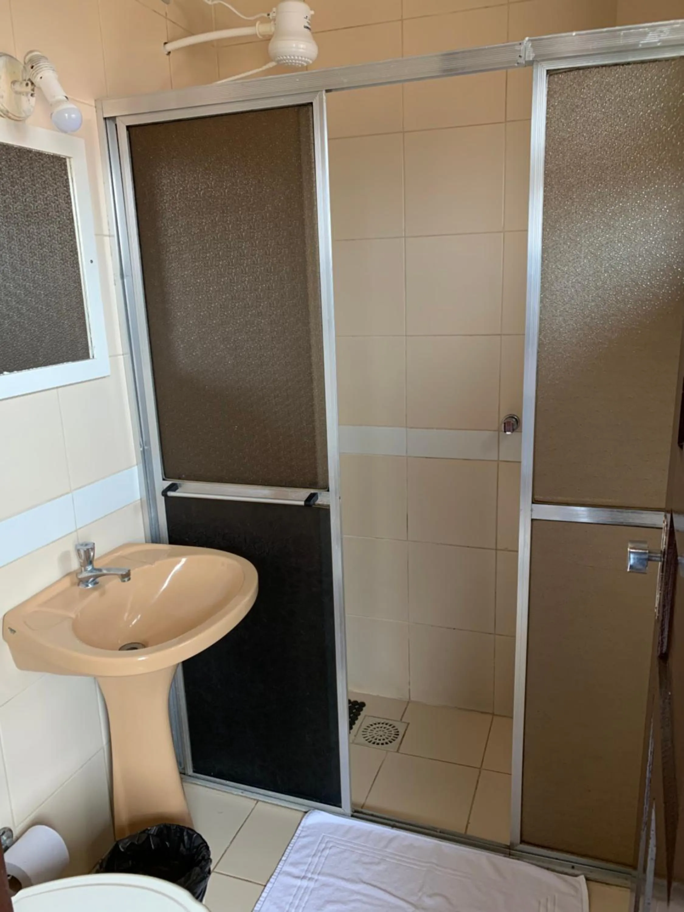 Shower in Center Hotel