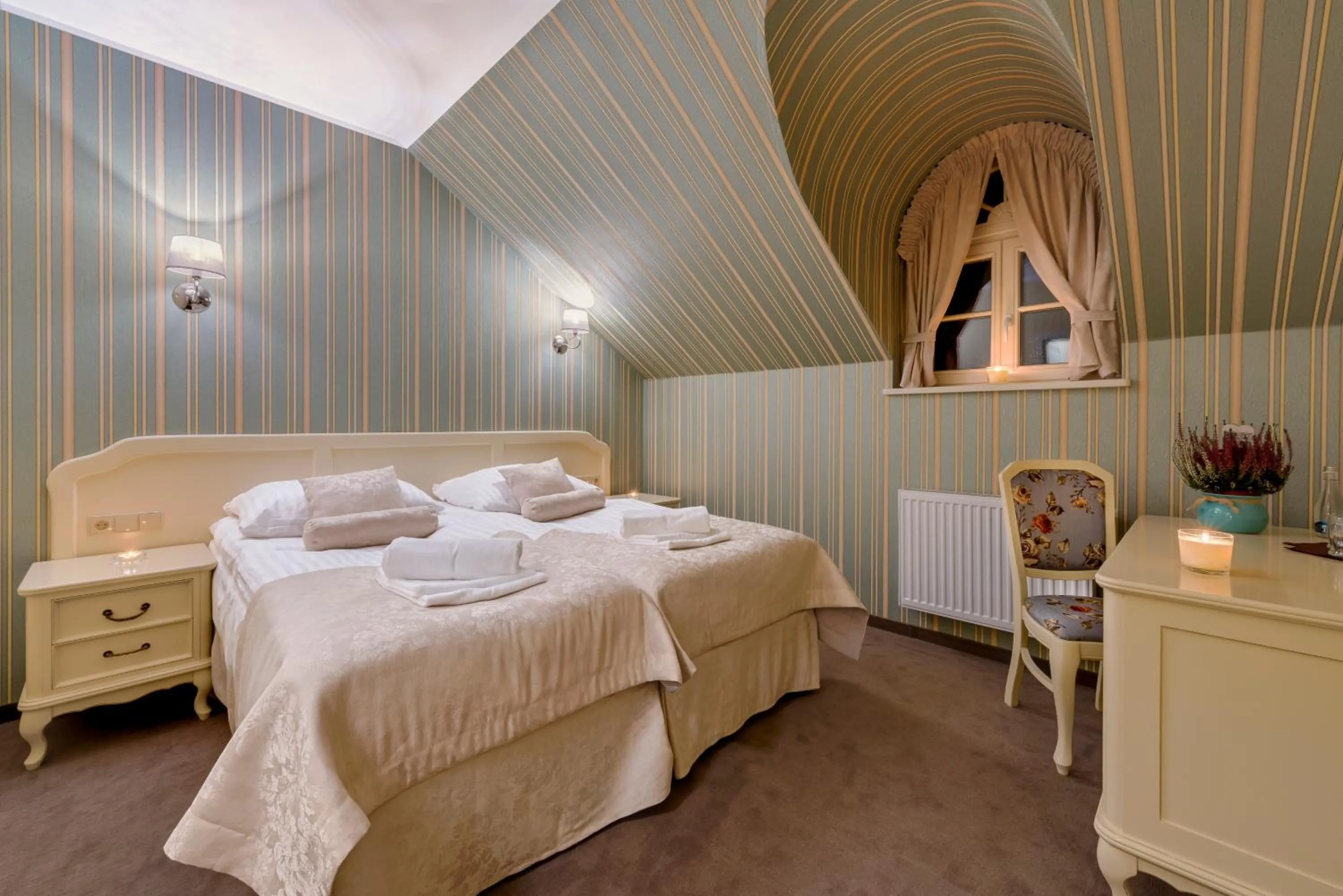 Pets, Bed in Hotel Dwór Fijewo